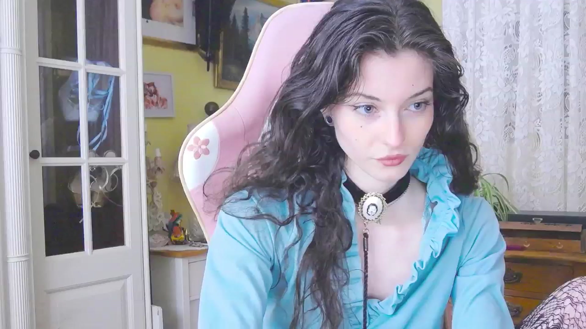 Gallery image thumbnail from viola__'s myfreecams stream on, 03/08/2024, 15:58 image 15 of 20
