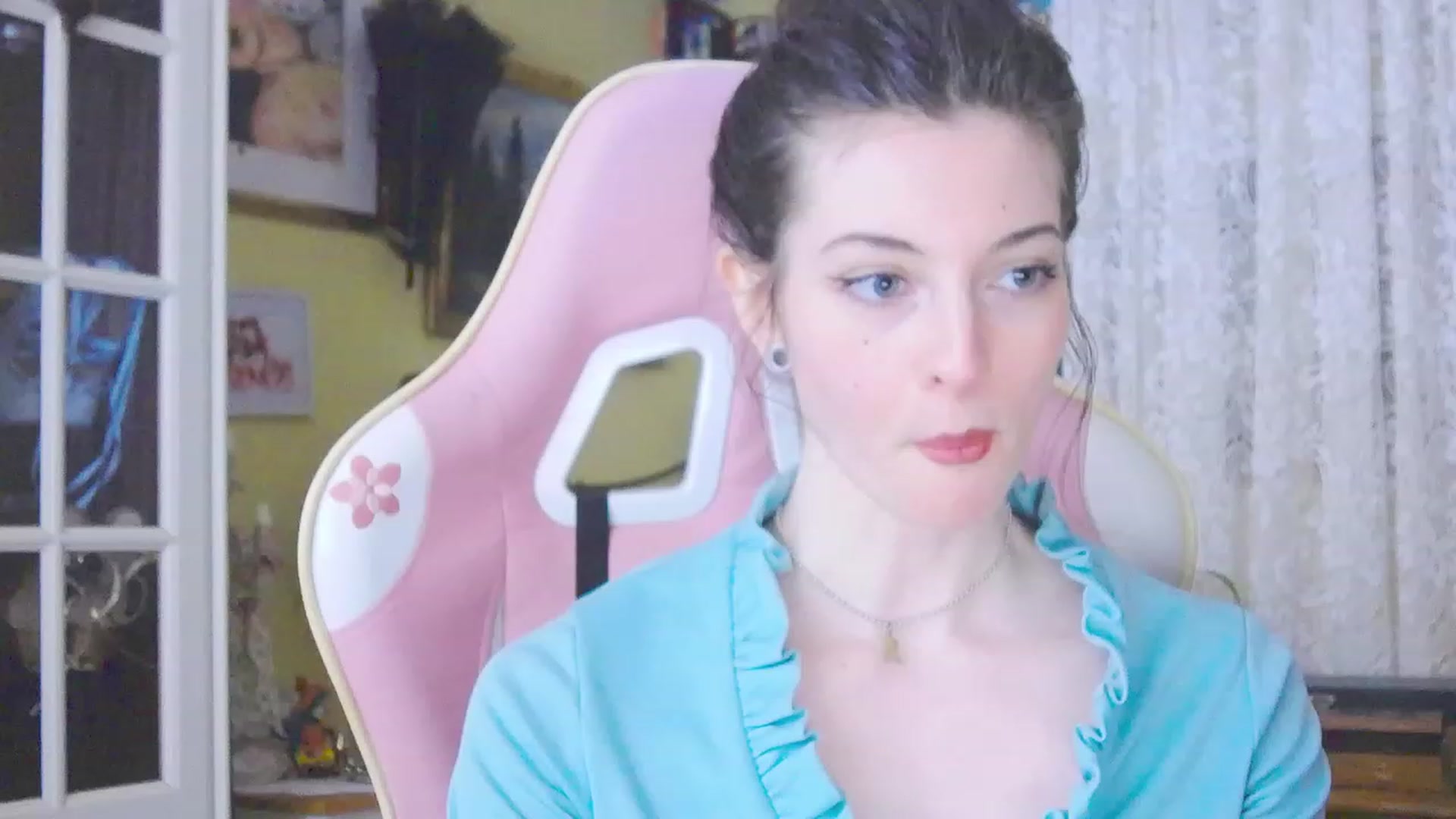 Gallery image thumbnail from viola__'s myfreecams stream on, 03/08/2024, 17:01 image 10 of 20