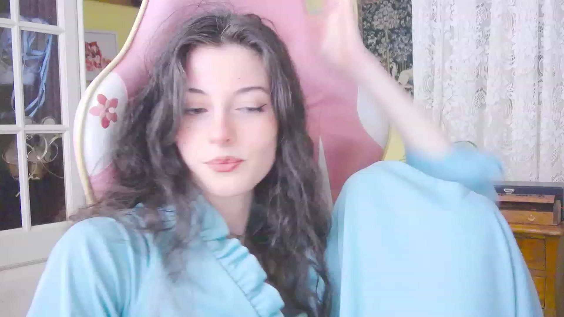 Gallery image thumbnail from viola__'s myfreecams stream on, 03/08/2024, 17:01 image 3 of 20