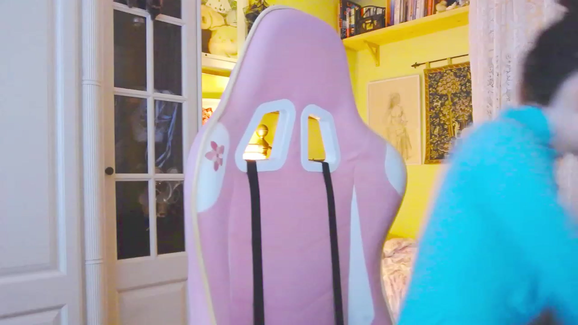 Gallery image thumbnail from viola__'s myfreecams stream on, 03/08/2024, 17:33 image 12 of 20