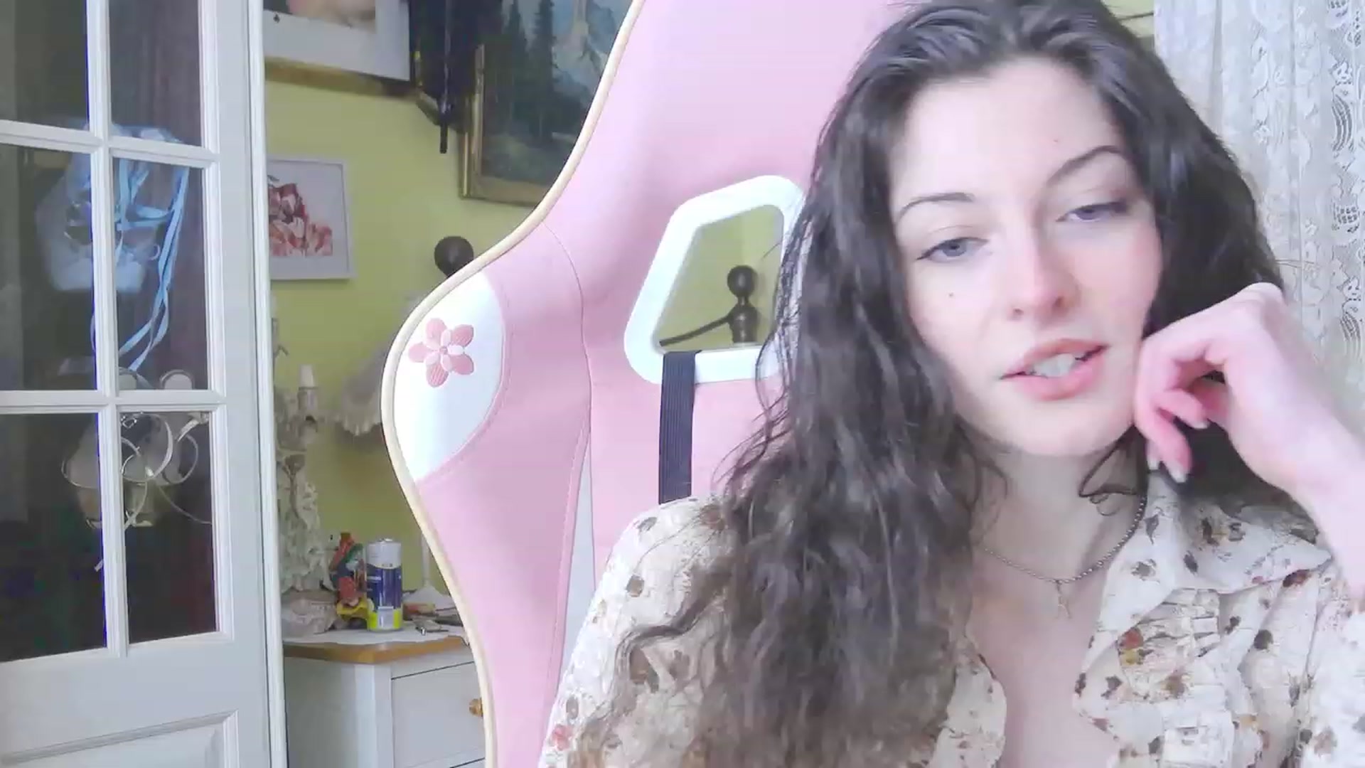 Gallery image thumbnail from viola__'s myfreecams stream on, 03/14/2024, 16:12 image 1 of 20
