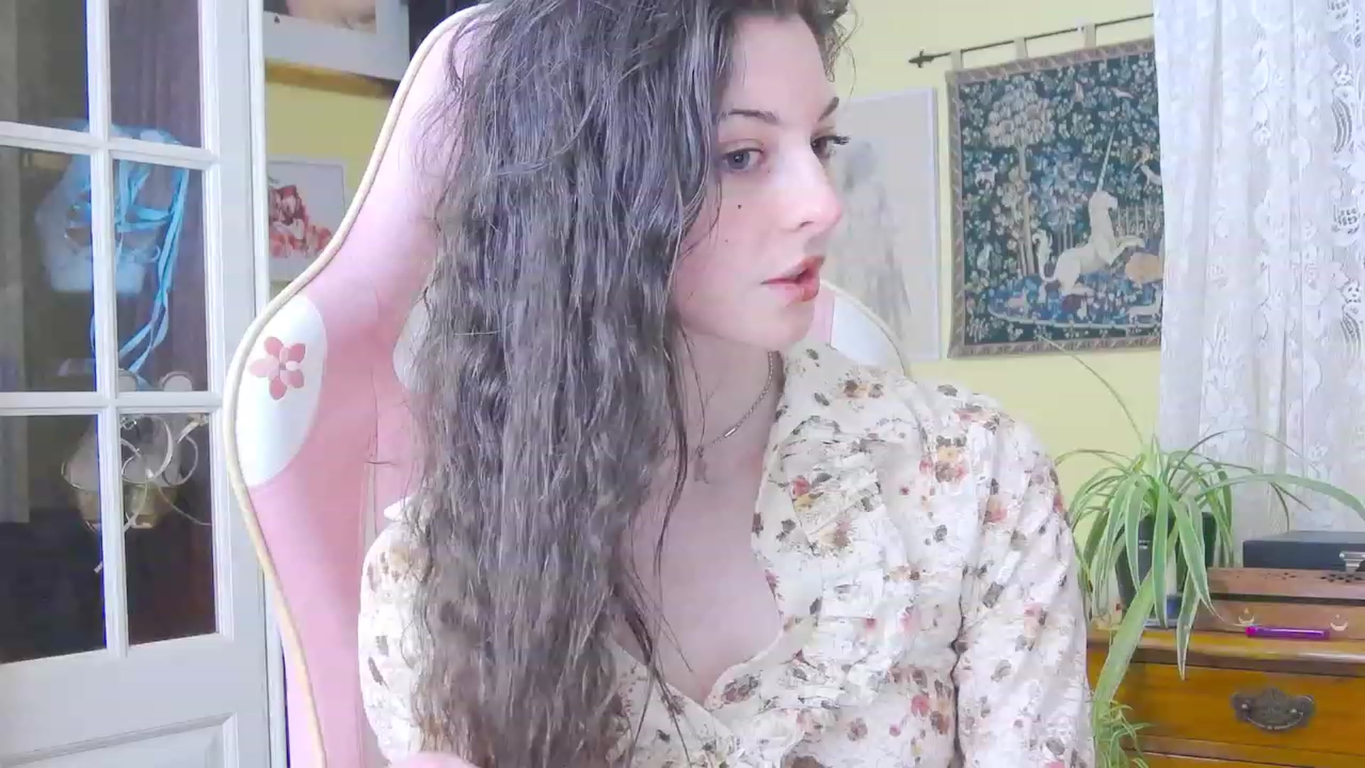 Gallery image thumbnail from viola__'s myfreecams stream on, 03/14/2024, 16:12 image 13 of 20