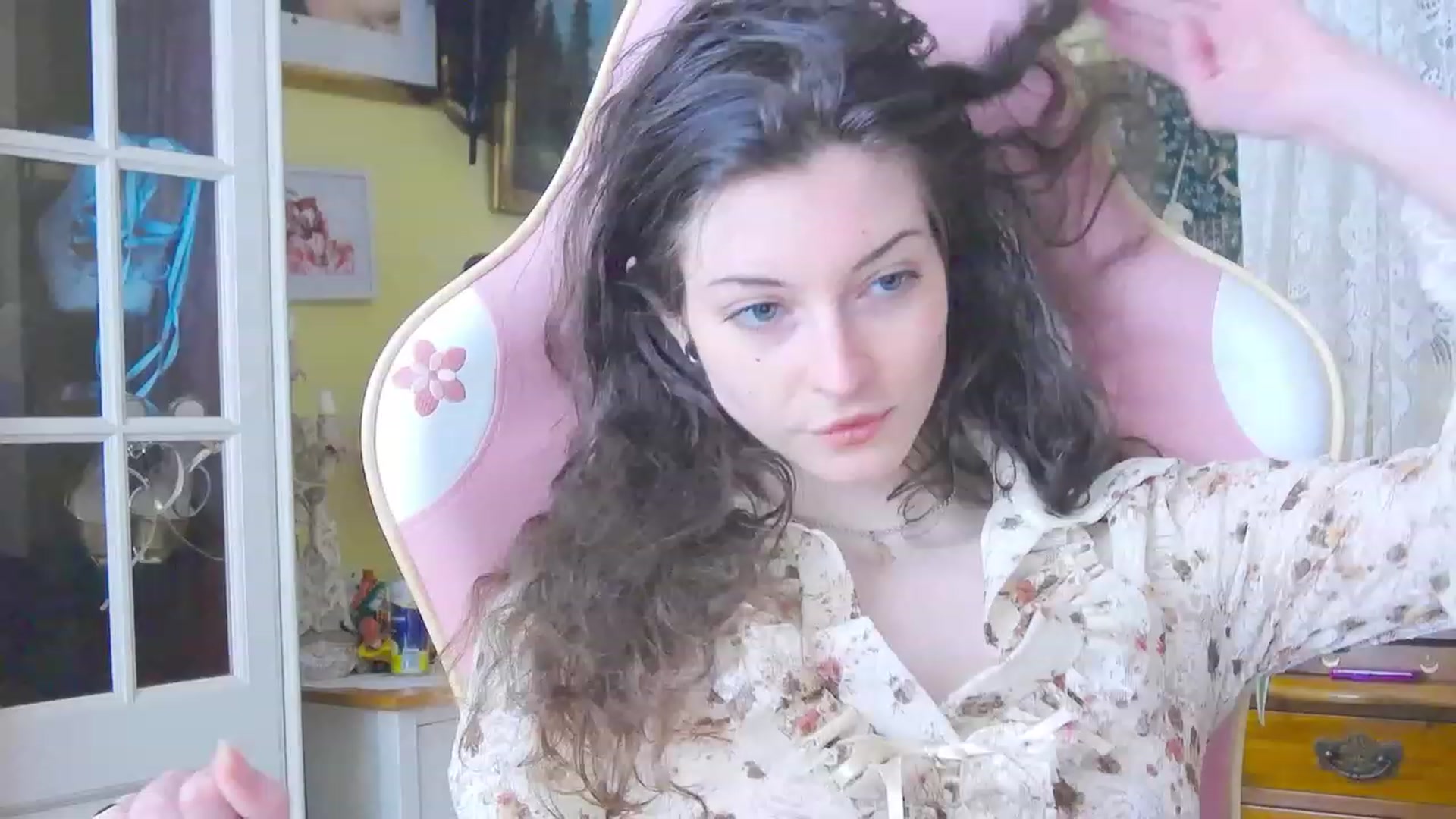 Gallery image thumbnail from viola__'s myfreecams stream on, 03/14/2024, 16:12 image 6 of 20