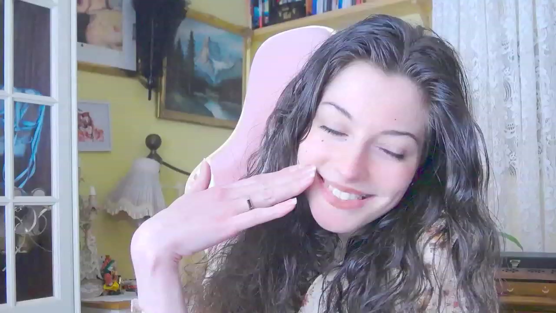 Gallery image thumbnail from viola__'s myfreecams stream on, 03/14/2024, 16:12 image 19 of 20