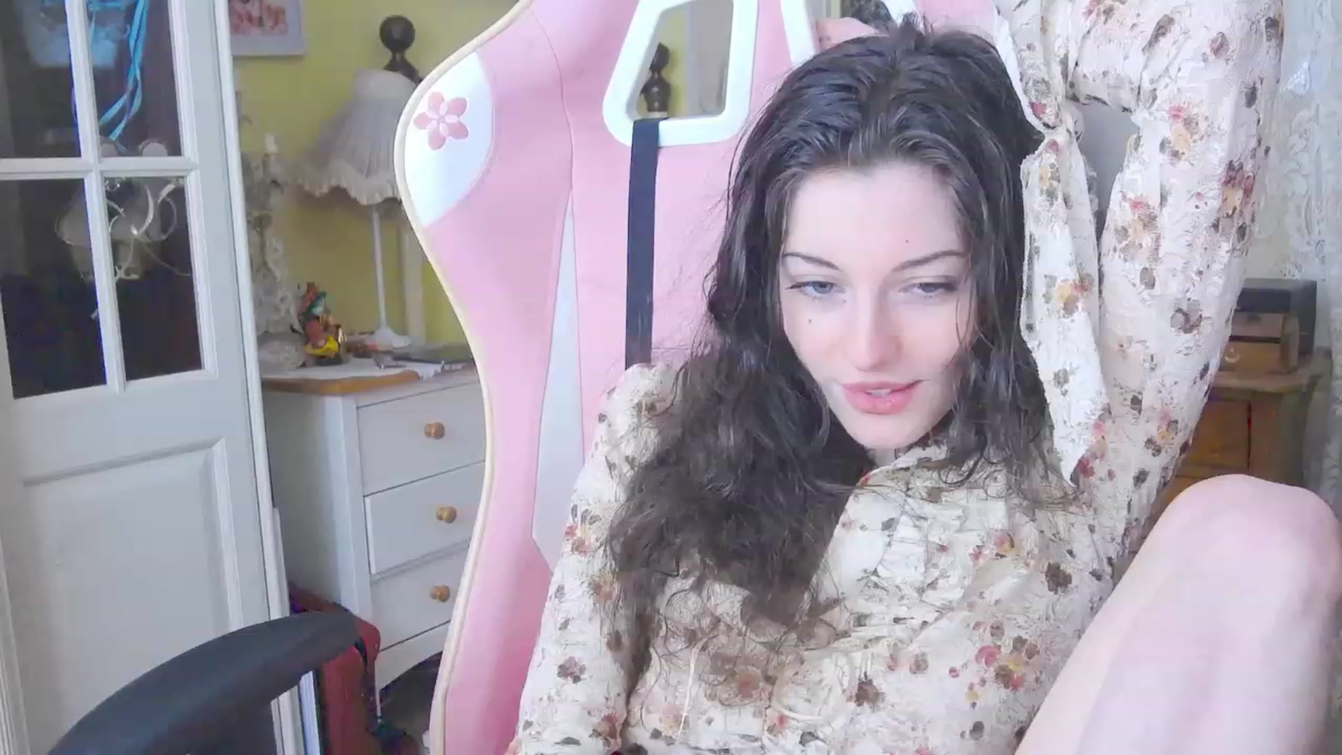 Gallery image thumbnail from viola__'s myfreecams stream on, 03/14/2024, 17:10 image 13 of 20