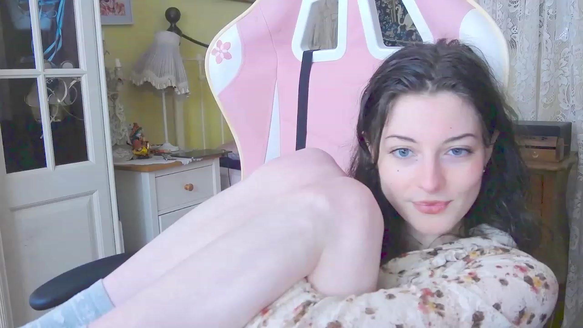 Gallery image thumbnail from viola__'s myfreecams stream on, 03/14/2024, 17:10 image 7 of 20