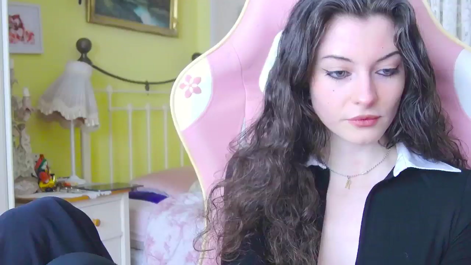 Gallery image thumbnail from viola__'s myfreecams stream on, 03/15/2024, 13:52 image 12 of 20