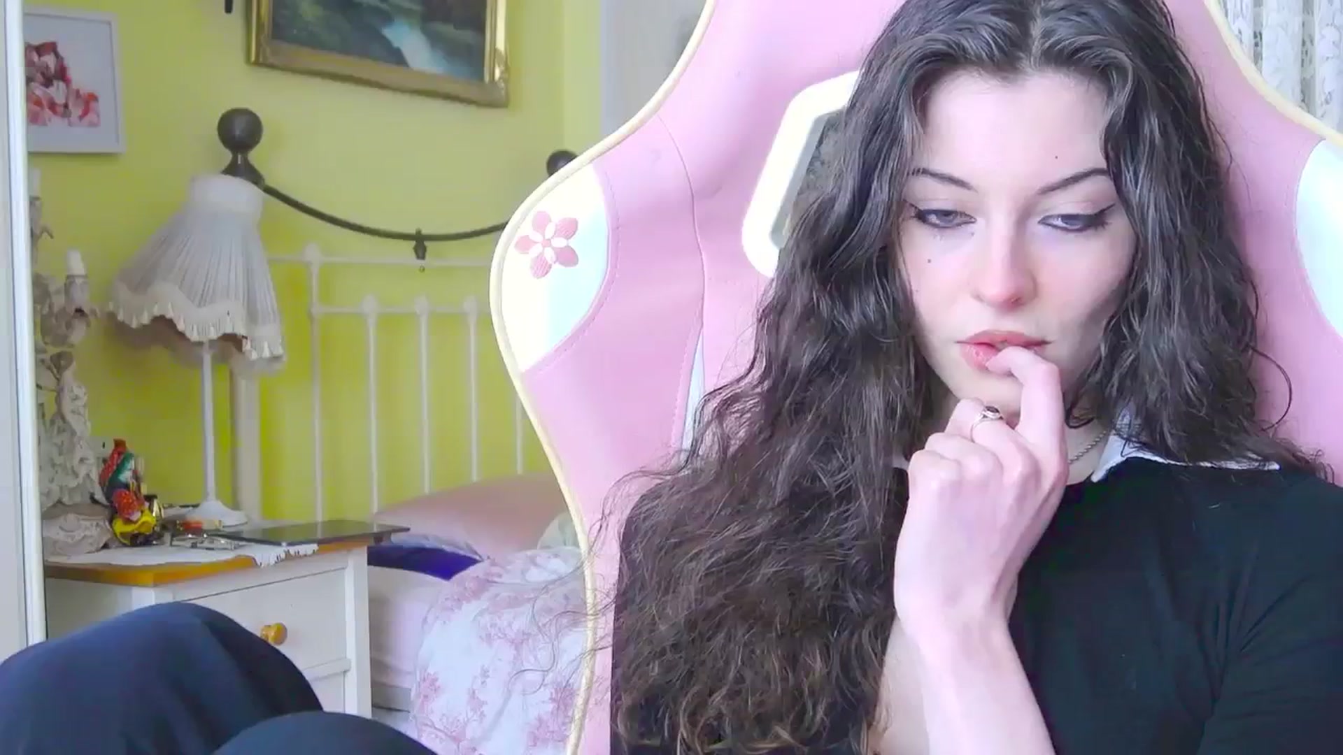 Gallery image thumbnail from viola__'s myfreecams stream on, 03/15/2024, 13:52 image 14 of 20