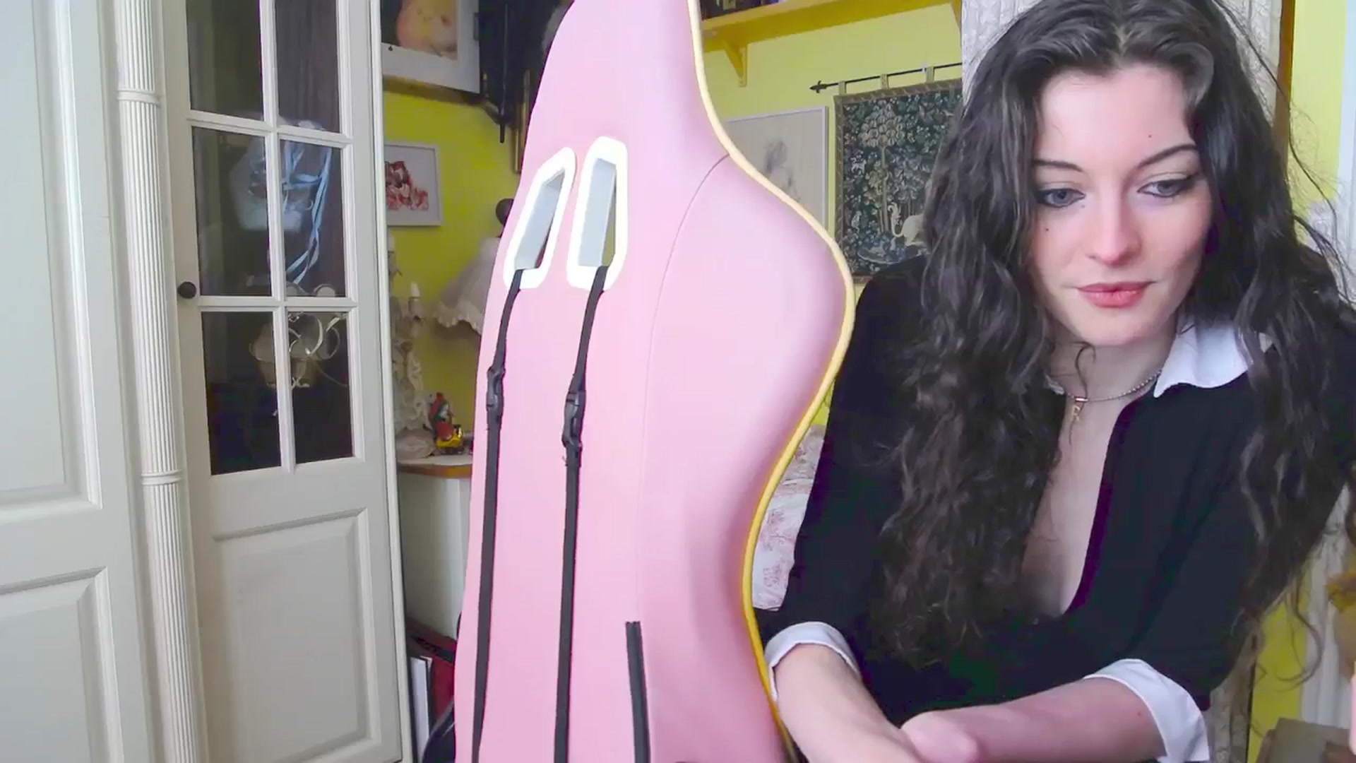 Gallery image thumbnail from viola__'s myfreecams stream on, 03/15/2024, 15:34 image 11 of 20