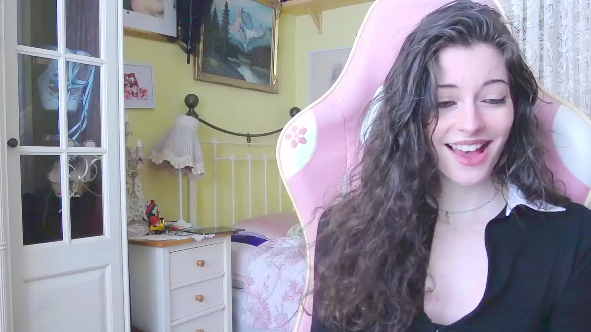 Gallery image thumbnail from viola__'s myfreecams stream on, 03/15/2024, 15:34 image 15 of 20