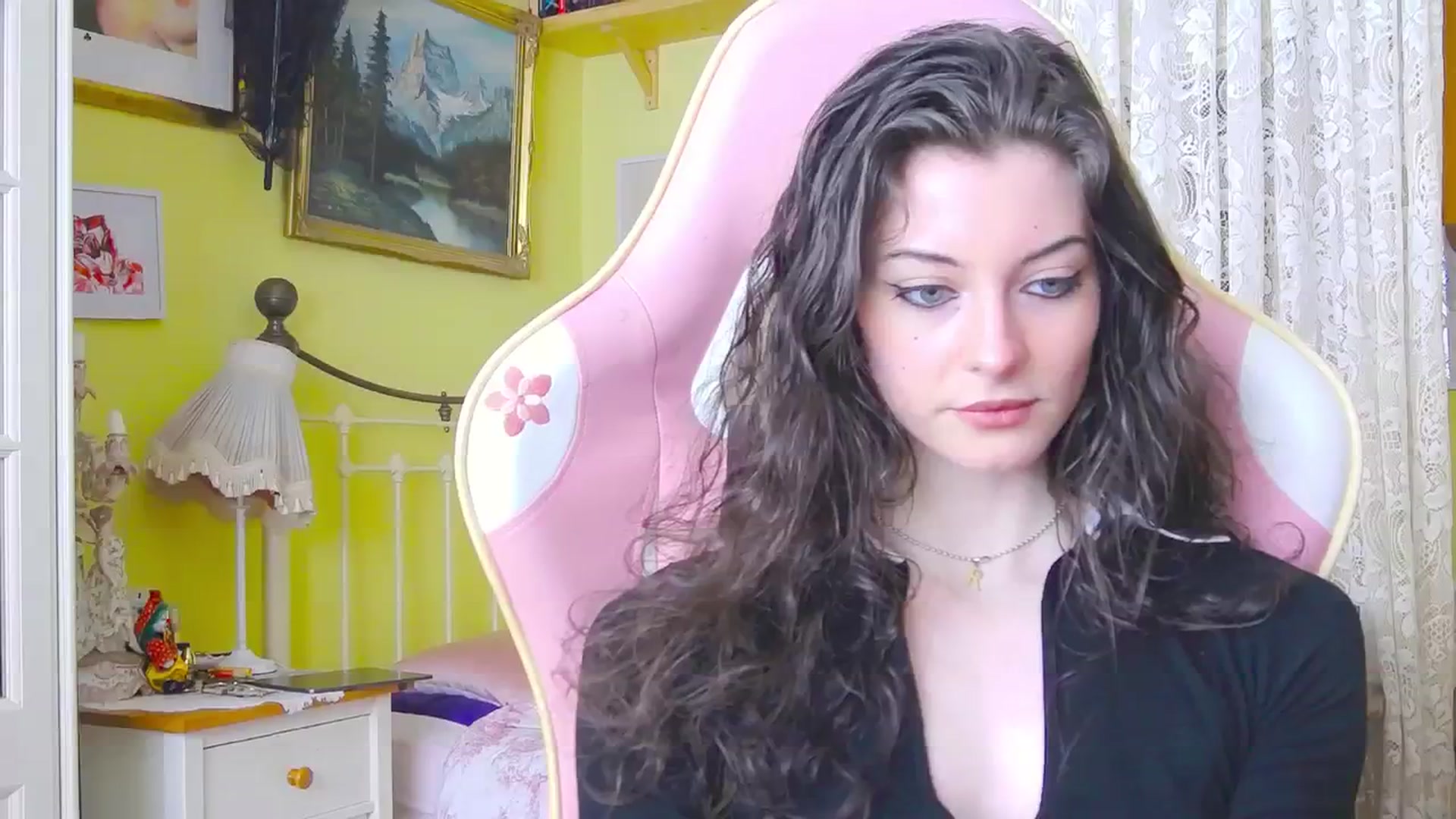 Gallery image thumbnail from viola__'s myfreecams stream on, 03/15/2024, 15:34 image 8 of 20
