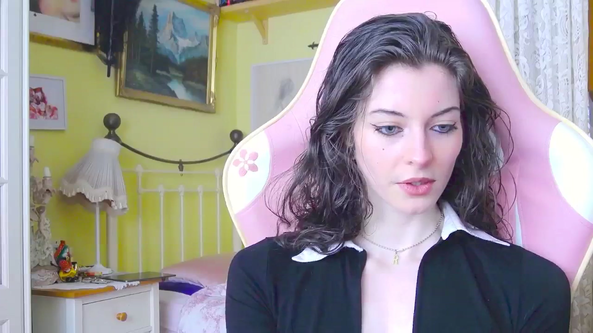 Gallery image thumbnail from viola__'s myfreecams stream on, 03/15/2024, 15:34 image 7 of 20