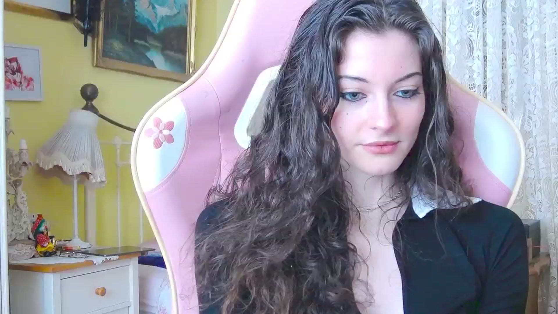 Gallery image thumbnail from viola__'s myfreecams stream on, 03/15/2024, 15:34 image 4 of 20