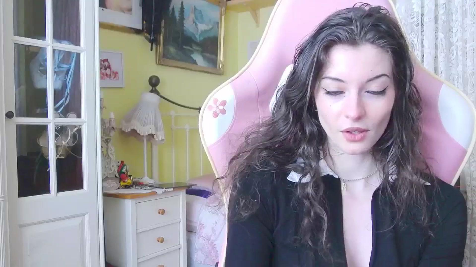Gallery image thumbnail from viola__'s myfreecams stream on, 03/15/2024, 15:34 image 17 of 20