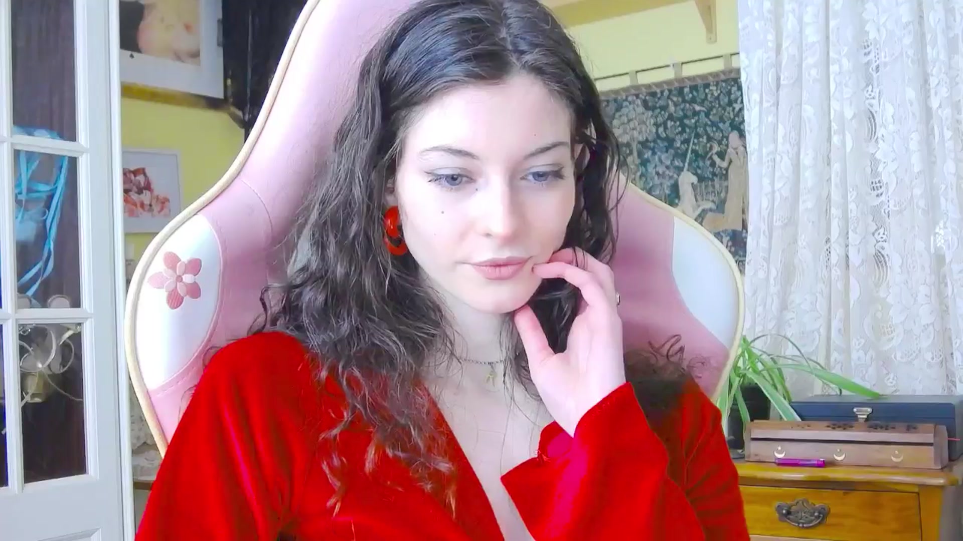 Gallery image thumbnail from viola__'s myfreecams stream on, 03/28/2024, 15:14 image 5 of 20