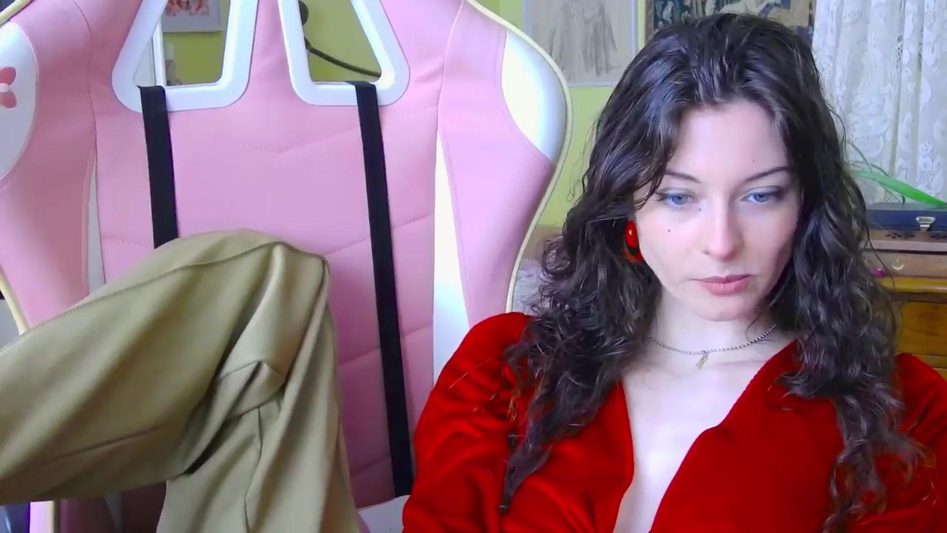Gallery image thumbnail from viola__'s myfreecams stream on, 03/28/2024, 15:14 image 11 of 20