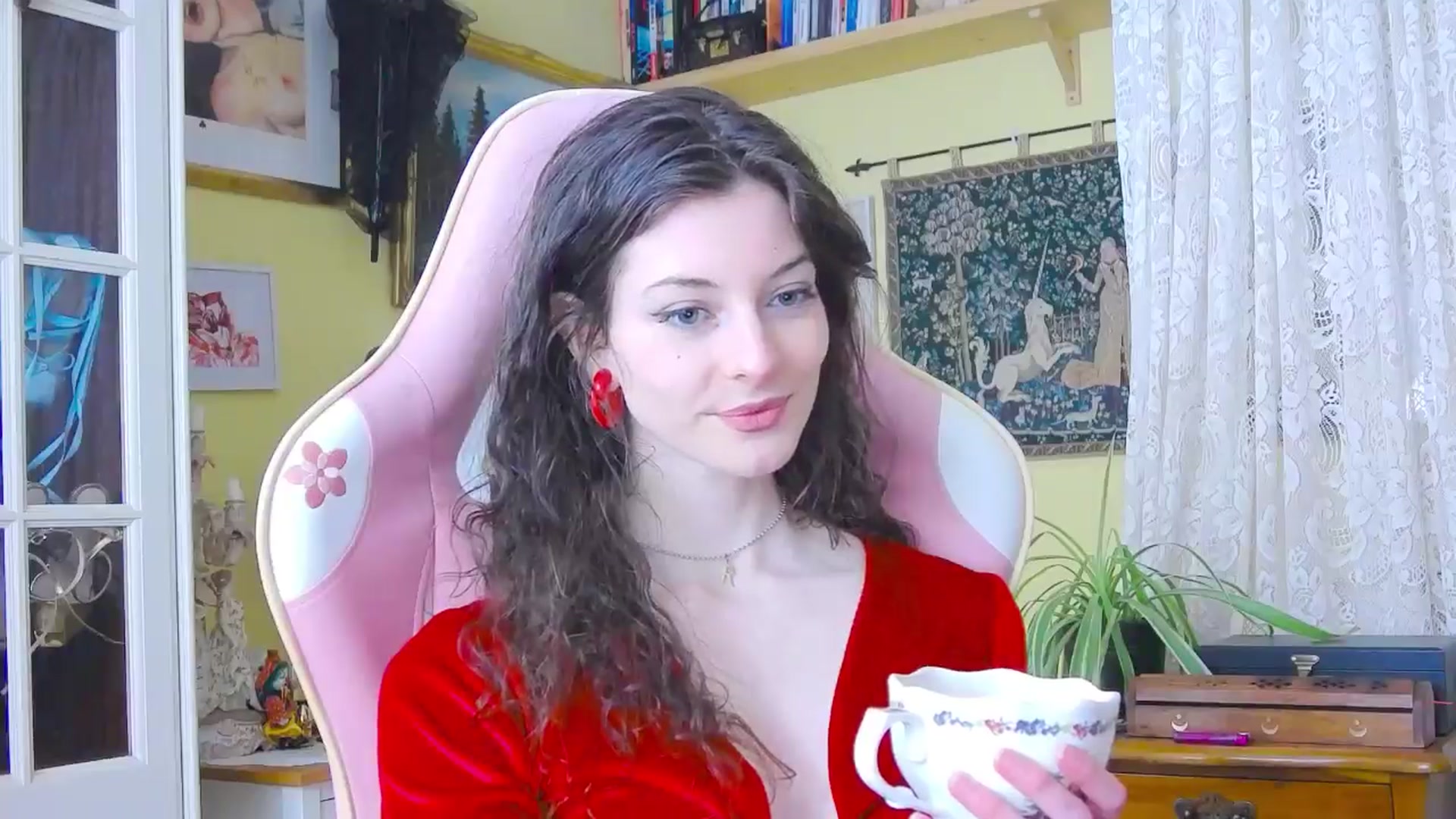 Gallery image thumbnail from viola__'s myfreecams stream on, 03/28/2024, 15:14 image 4 of 20
