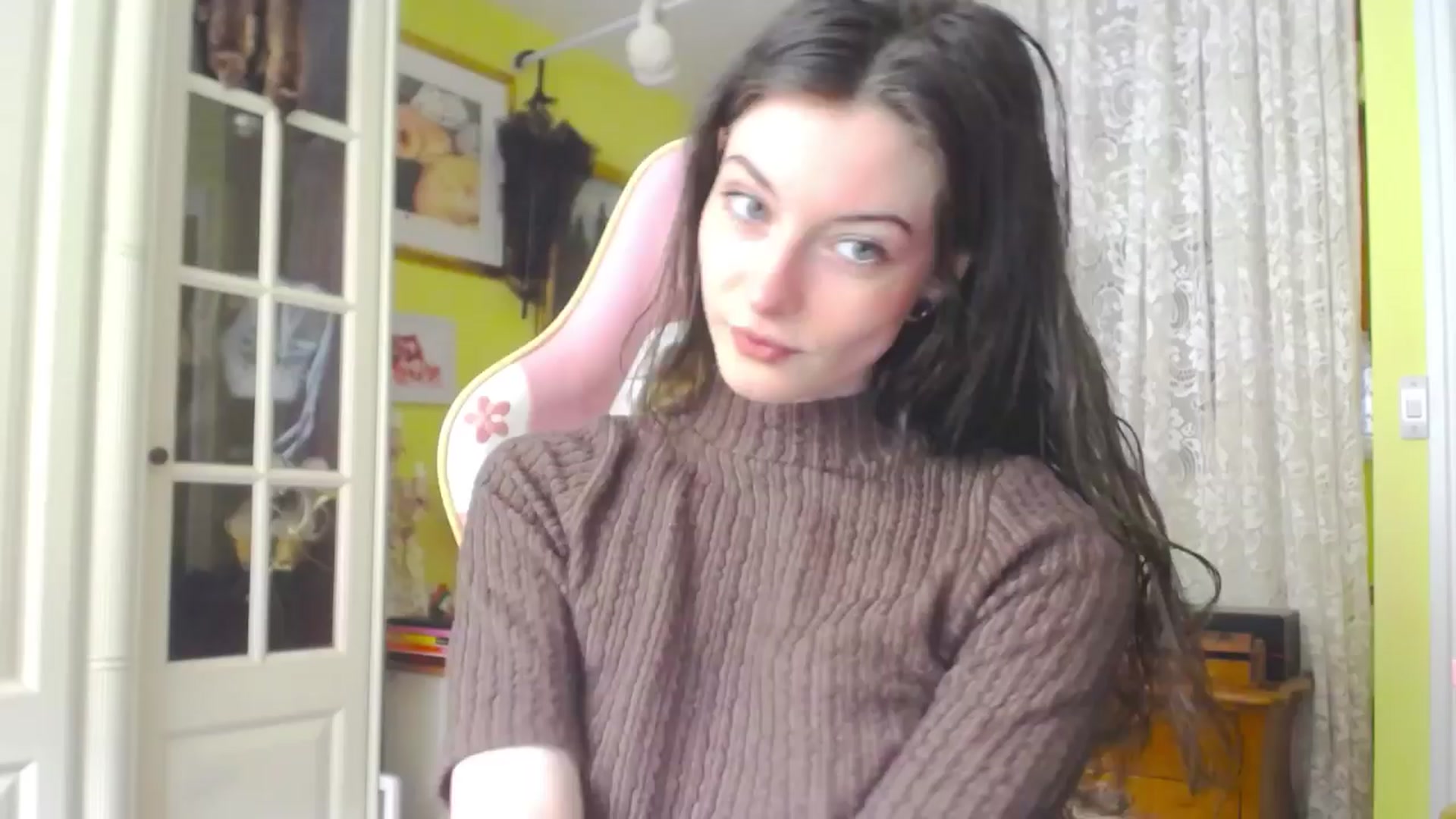 Gallery image thumbnail from viola__'s myfreecams stream on, 04/05/2024, 16:44 image 2 of 20