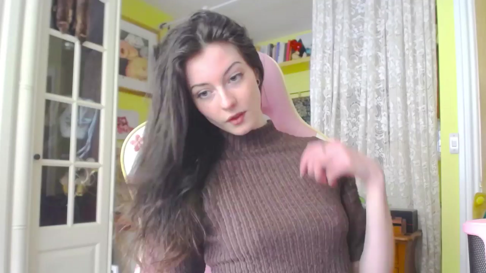 Gallery image thumbnail from viola__'s myfreecams stream on, 04/05/2024, 16:44 image 5 of 20