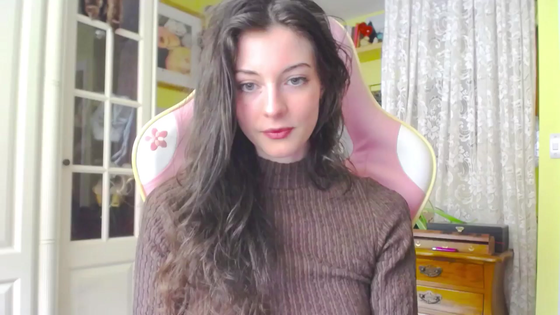 Gallery image thumbnail from viola__'s myfreecams stream on, 04/05/2024, 16:44 image 6 of 20