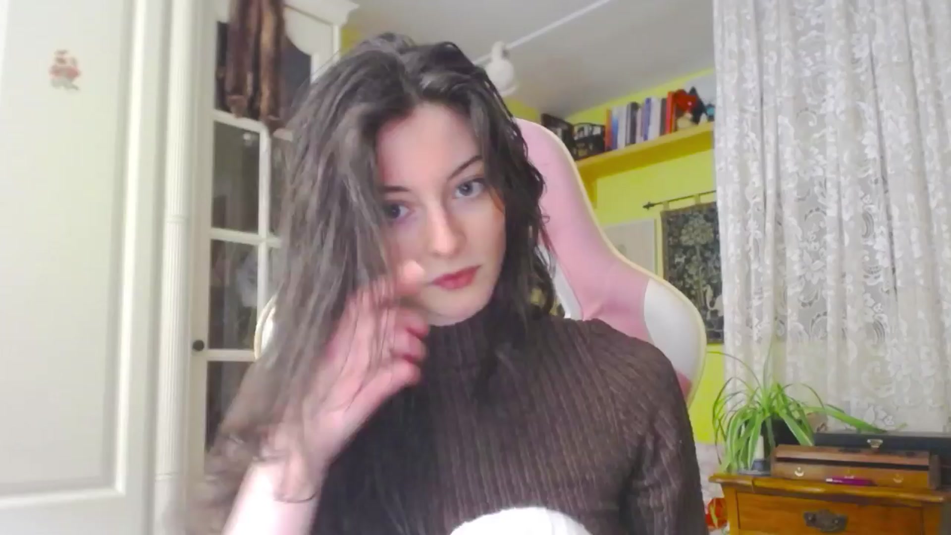 Gallery image thumbnail from viola__'s myfreecams stream on, 04/05/2024, 16:44 image 9 of 20