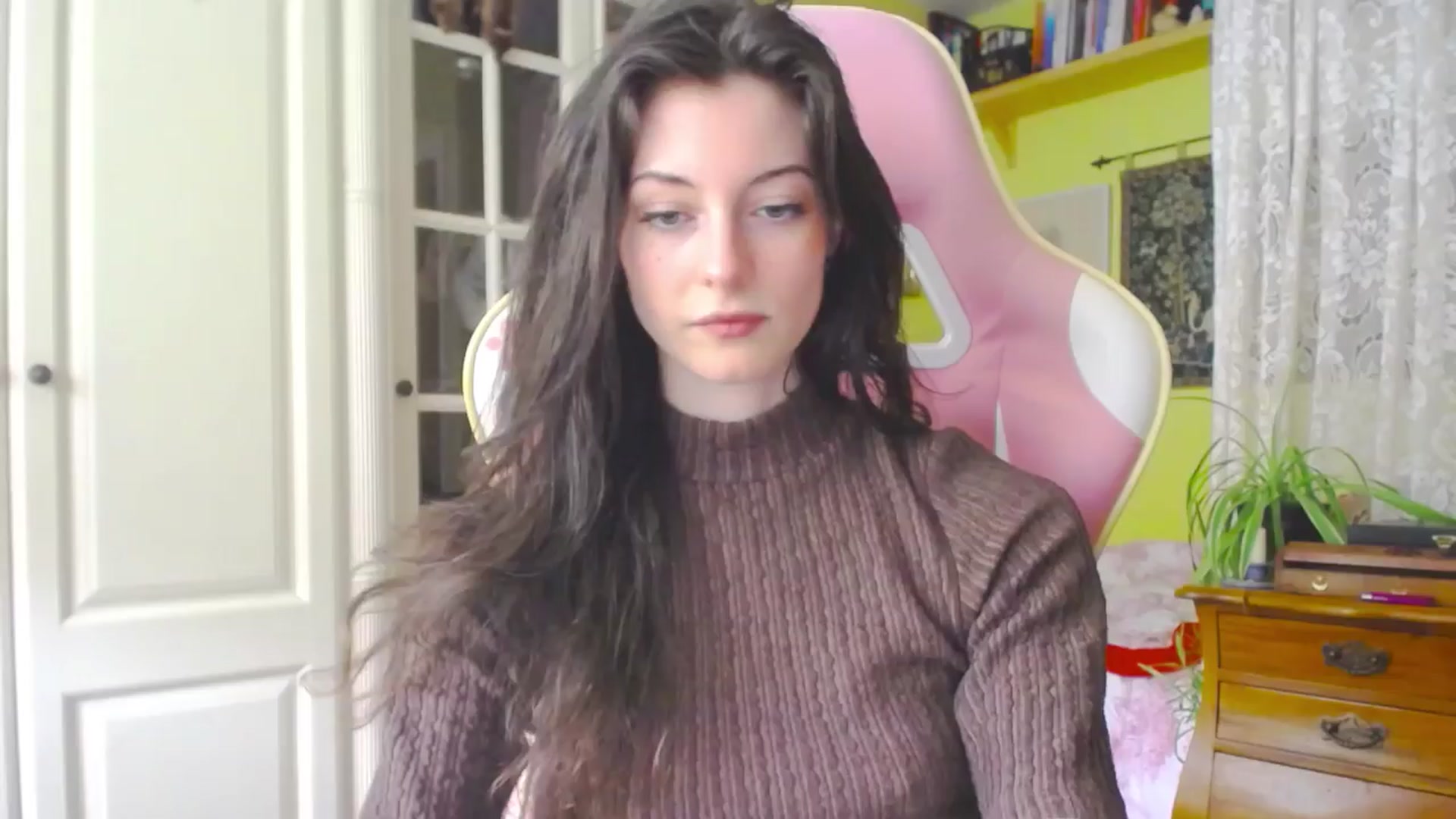 Gallery image thumbnail from viola__'s myfreecams stream on, 04/05/2024, 16:44 image 8 of 20
