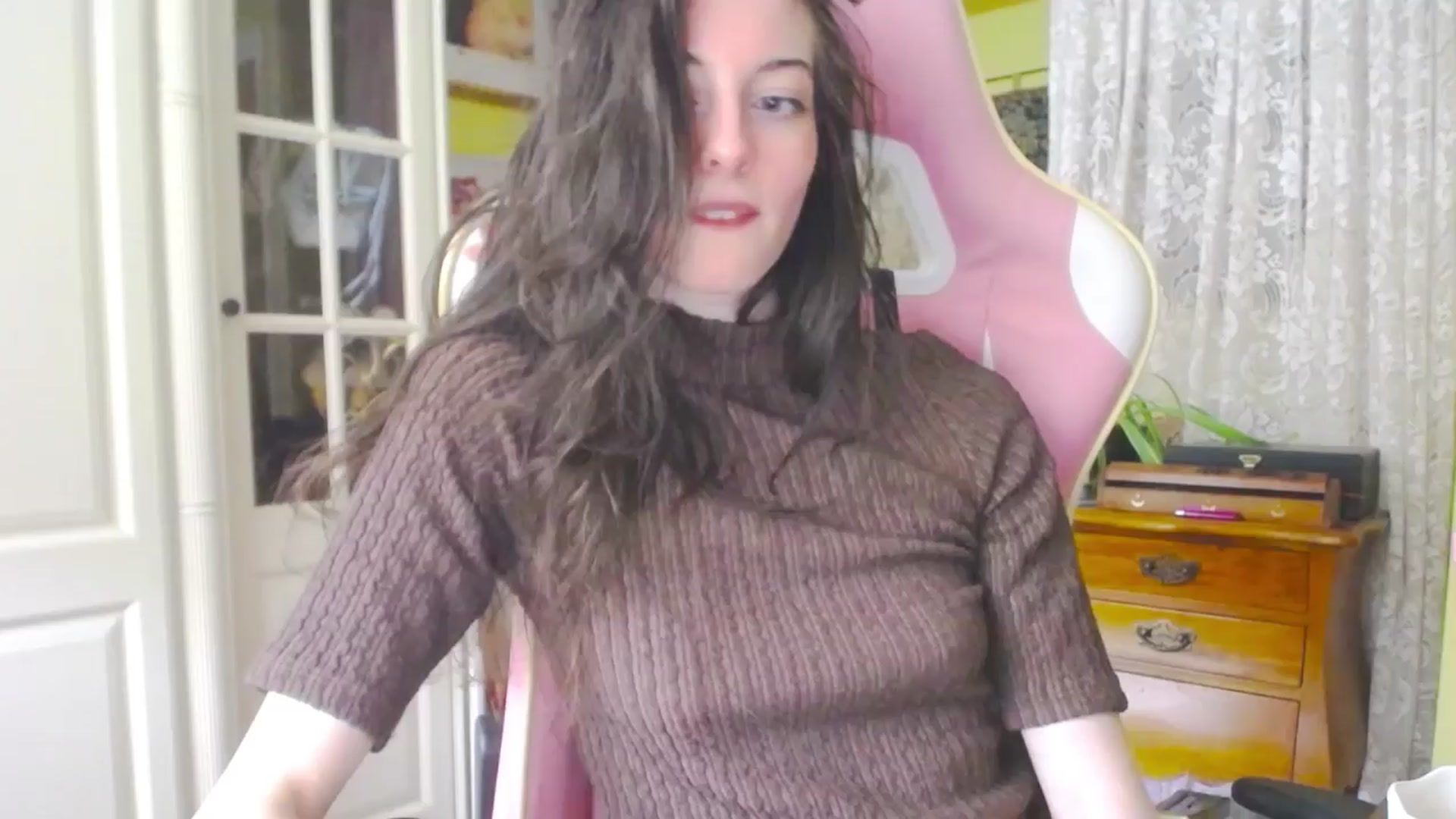 Gallery image thumbnail from viola__'s myfreecams stream on, 04/05/2024, 16:44 image 16 of 20