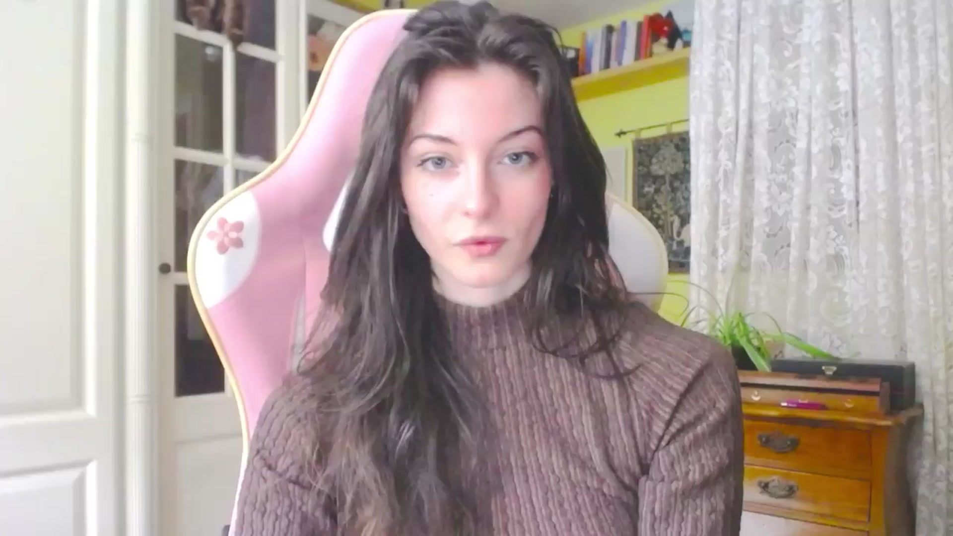 Gallery image thumbnail from viola__'s myfreecams stream on, 04/05/2024, 16:44 image 20 of 20
