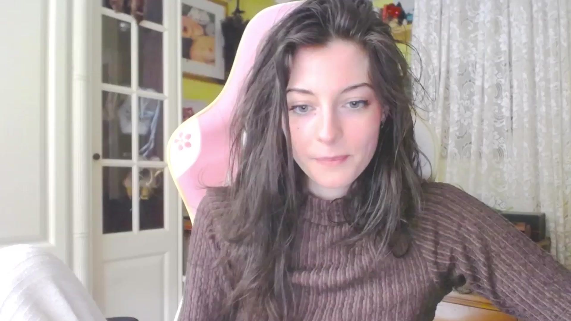 Gallery image thumbnail from viola__'s myfreecams stream on, 04/05/2024, 17:06 image 1 of 20