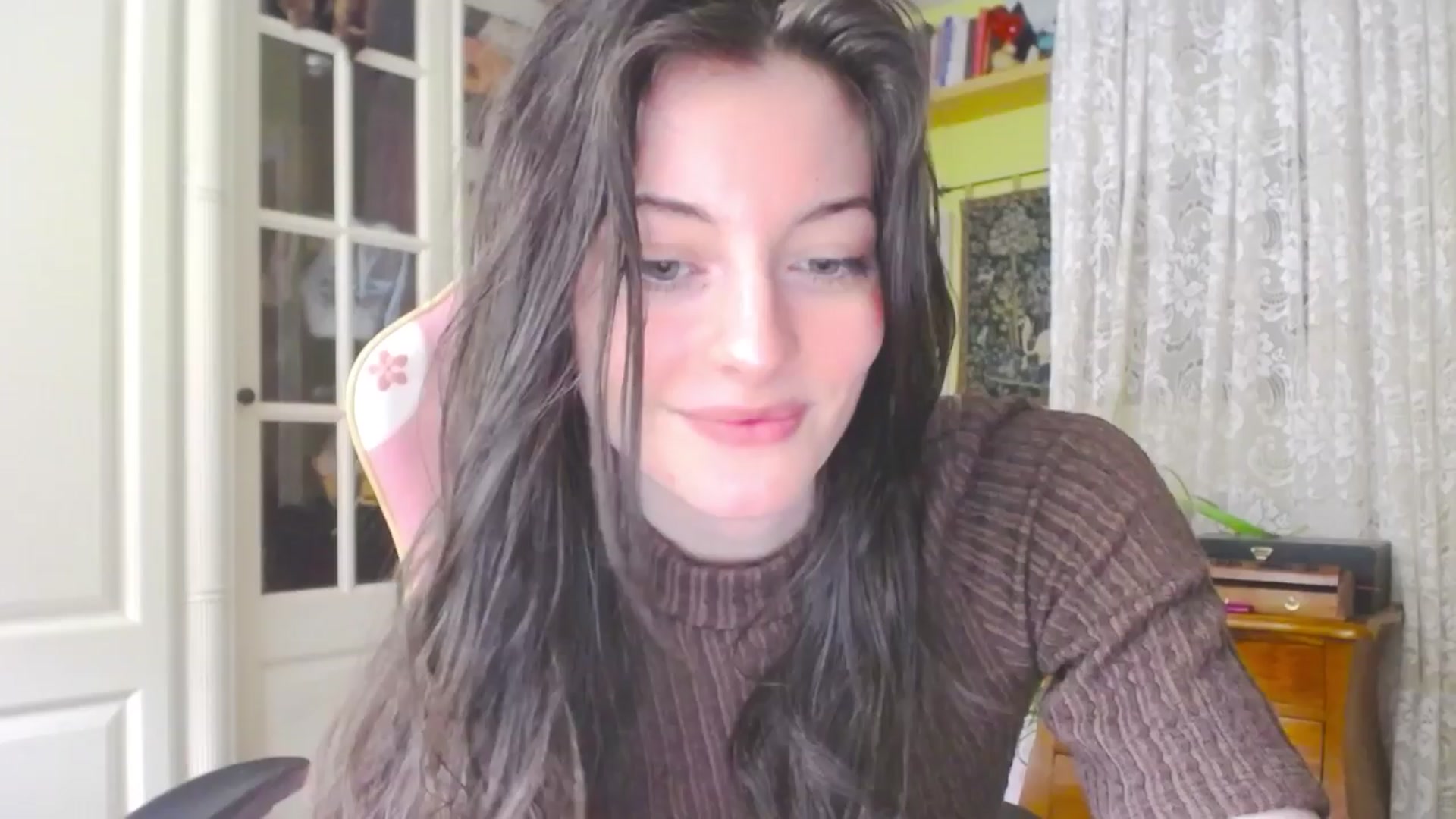 Gallery image thumbnail from viola__'s myfreecams stream on, 04/05/2024, 17:06 image 3 of 20