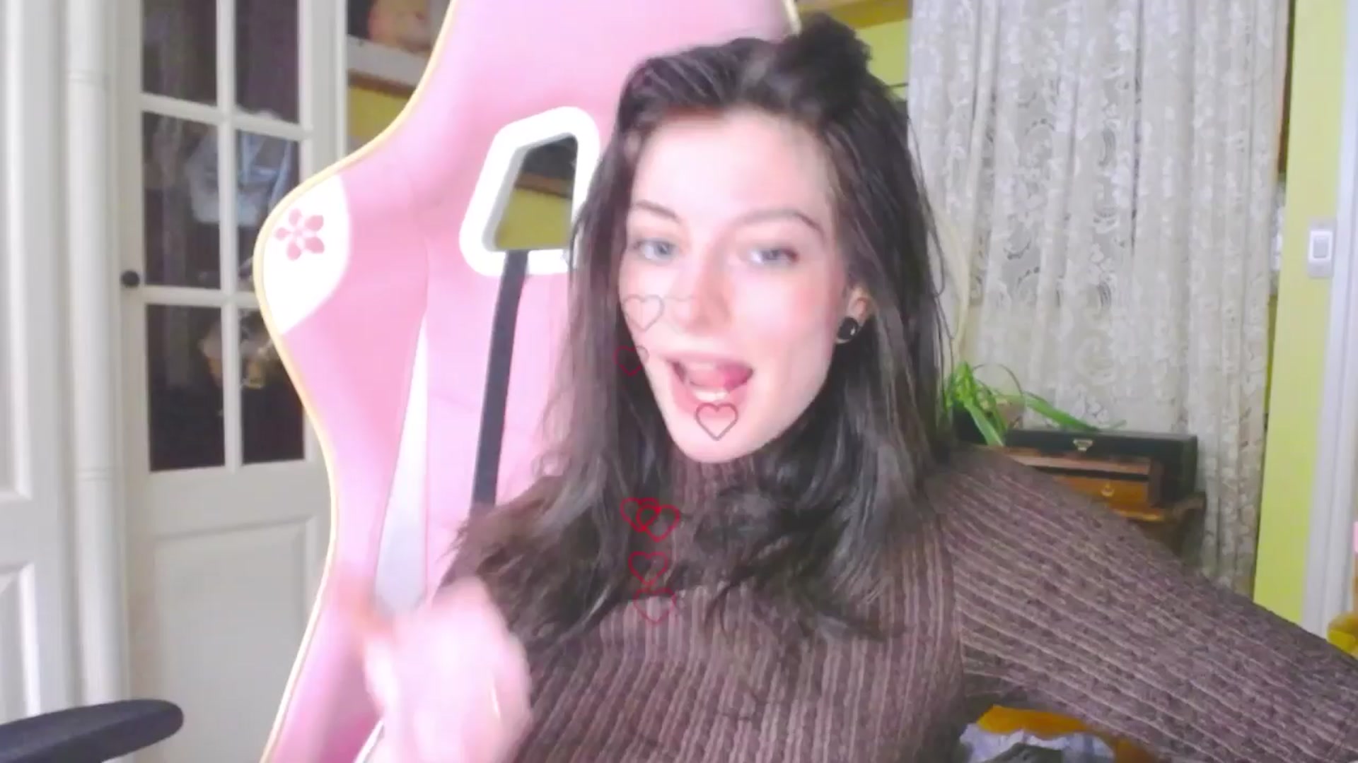 Gallery image thumbnail from viola__'s myfreecams stream on, 04/05/2024, 17:06 image 18 of 20