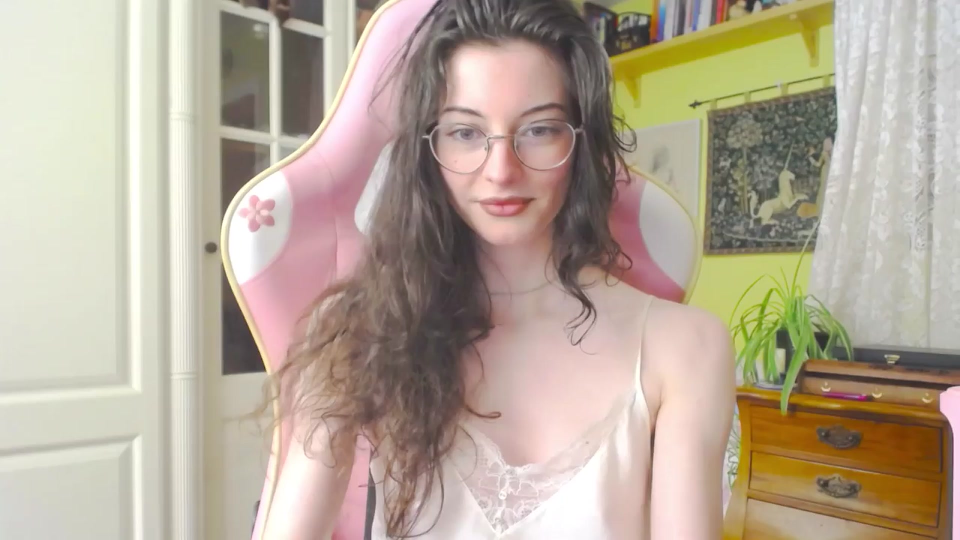 Gallery image thumbnail from viola__'s myfreecams stream on, 04/11/2024, 15:22 image 15 of 20
