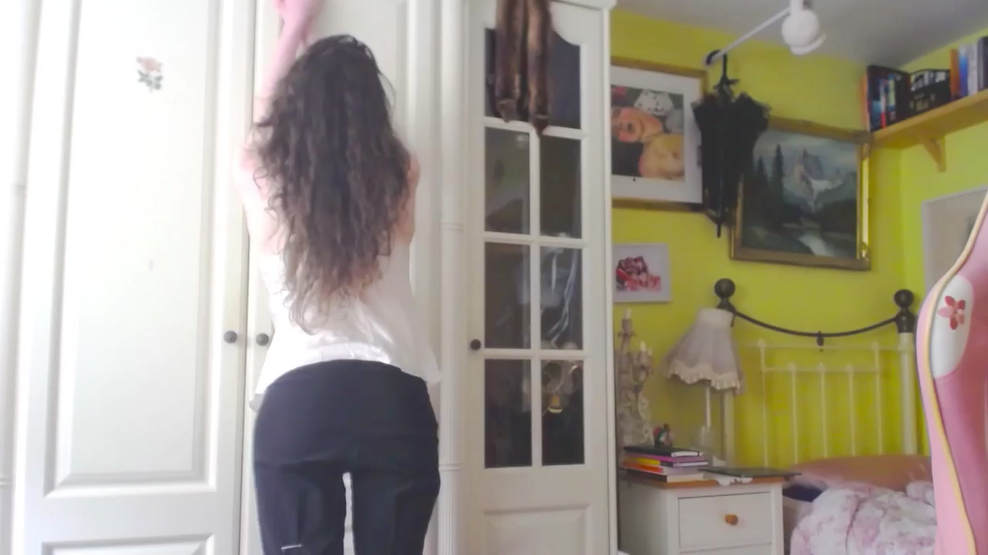 Gallery image thumbnail from viola__'s myfreecams stream on, 04/11/2024, 15:22 image 19 of 20