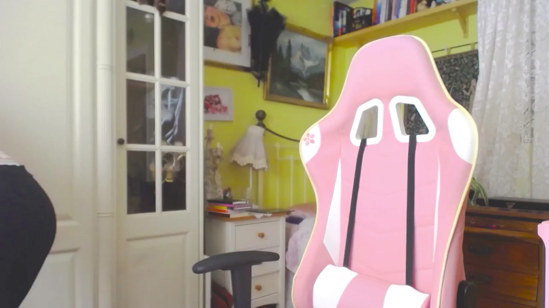 Gallery image thumbnail from viola__'s myfreecams stream on, 04/11/2024, 15:22 image 11 of 20