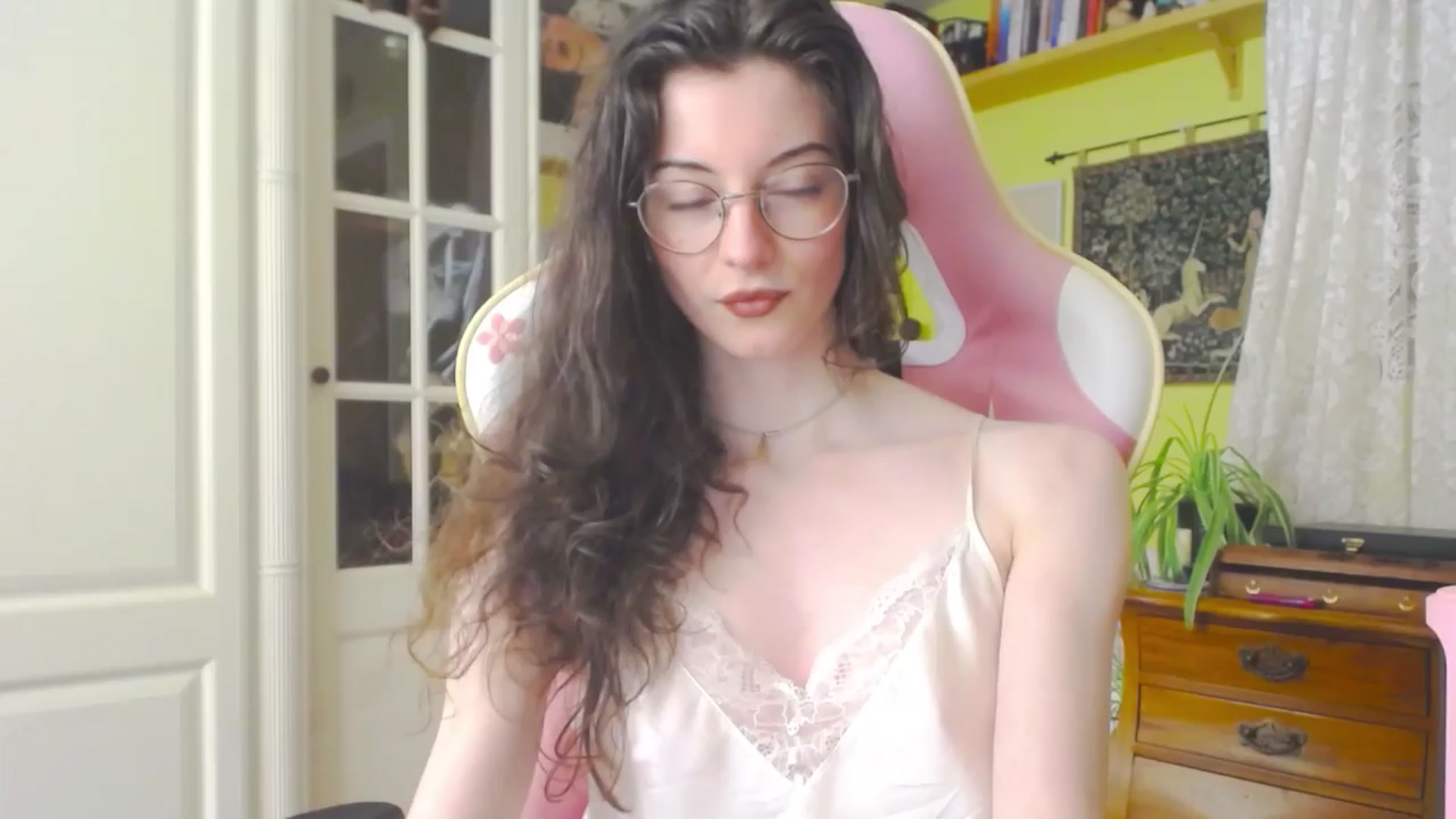 Gallery image thumbnail from viola__'s myfreecams stream on, 04/11/2024, 15:22 image 6 of 20