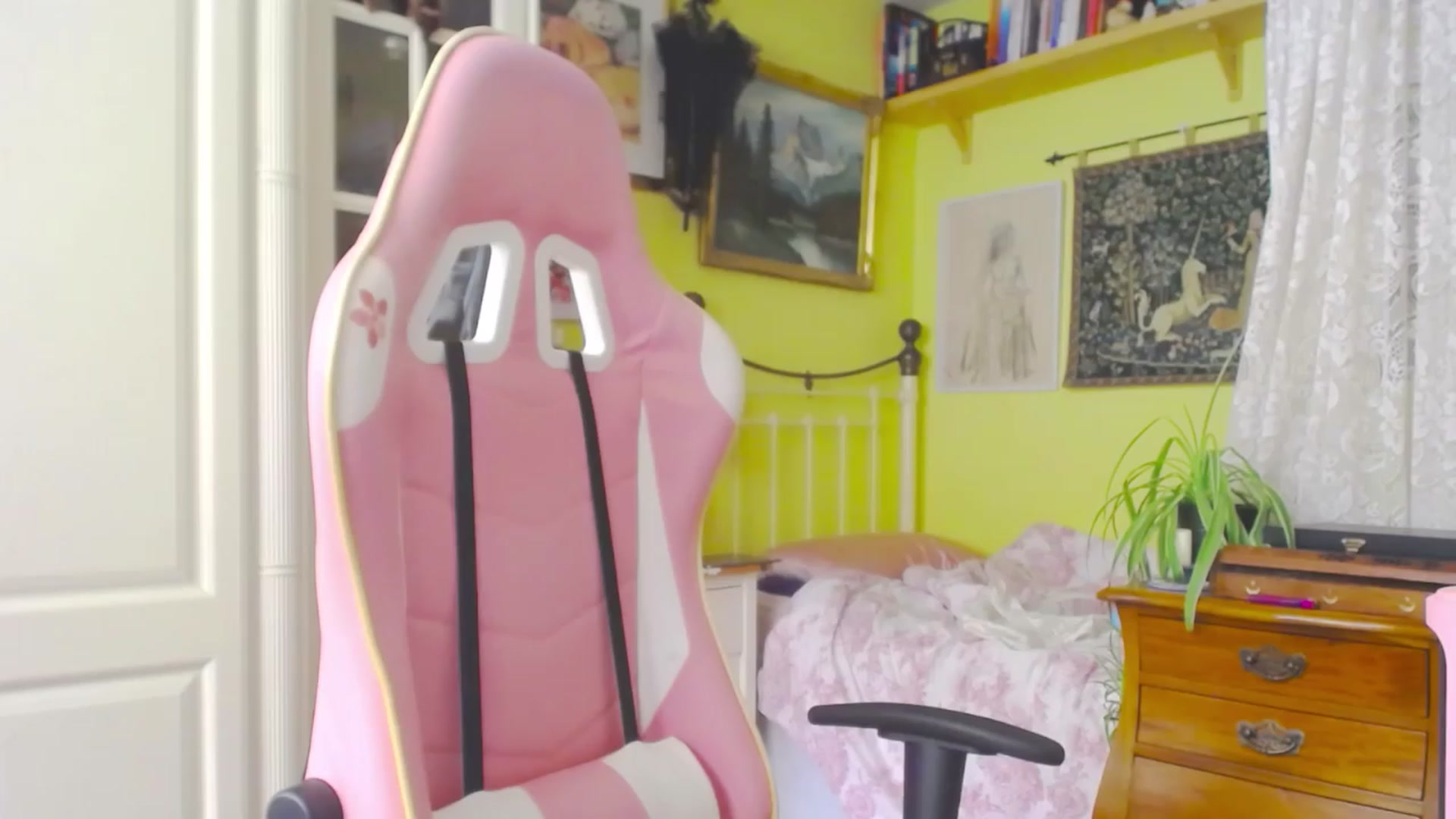 Gallery image thumbnail from viola__'s myfreecams stream on, 04/11/2024, 15:22 image 17 of 20