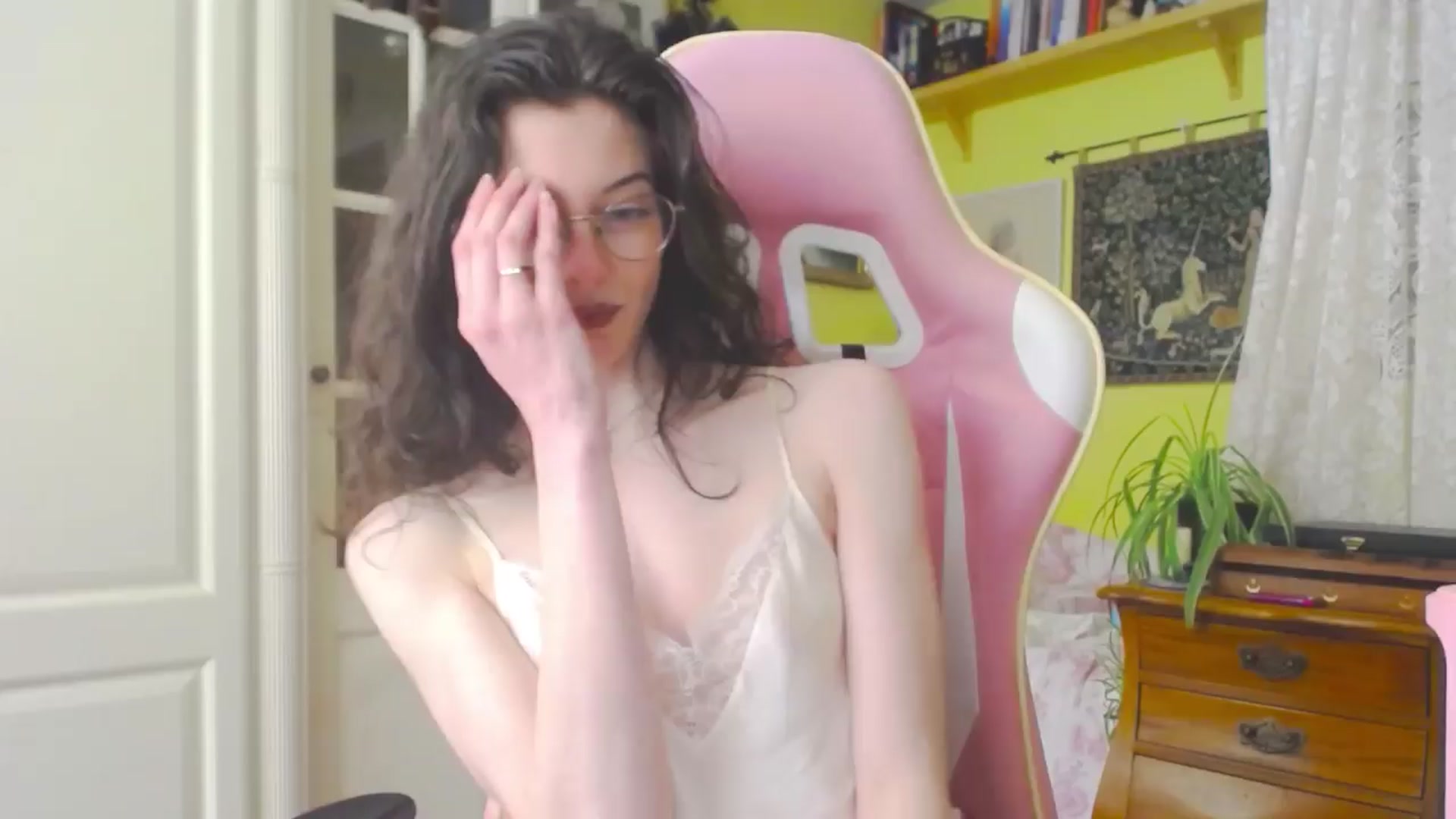 Gallery image thumbnail from viola__'s myfreecams stream on, 04/11/2024, 15:22 image 4 of 20