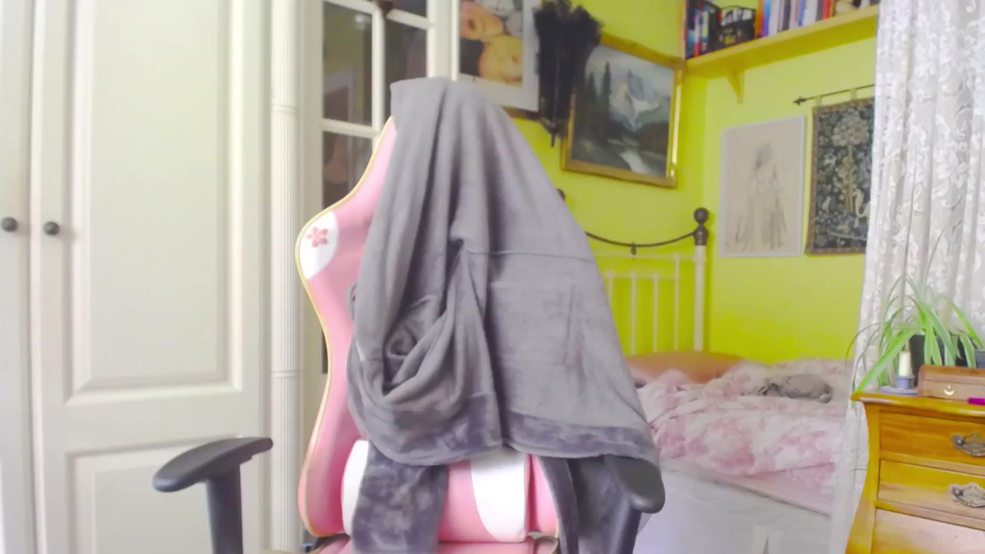 Gallery image thumbnail from viola__'s myfreecams stream on, 04/25/2024, 14:06 image 20 of 20