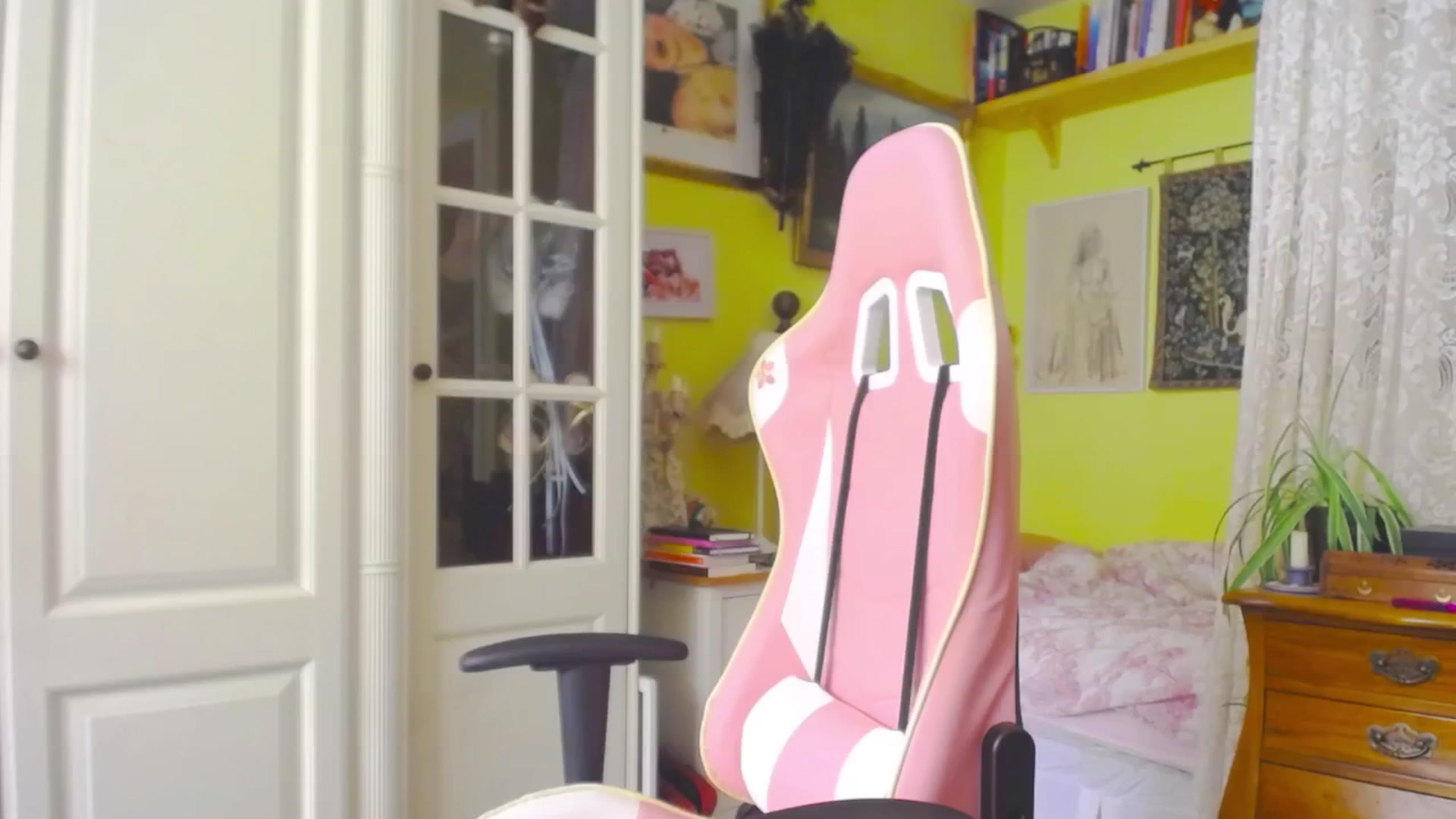 Gallery image thumbnail from viola__'s myfreecams stream on, 04/25/2024, 14:06 image 8 of 20