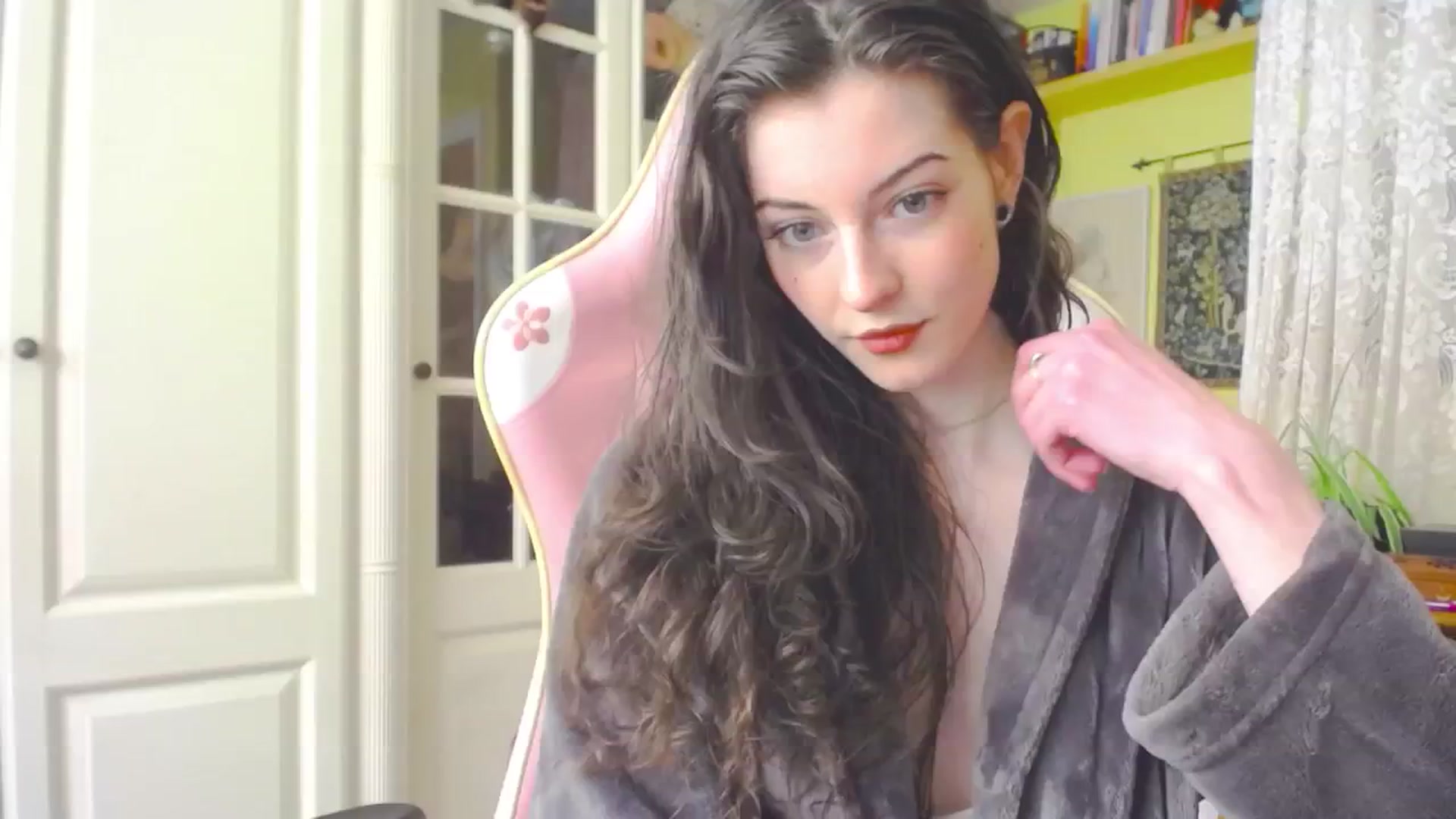 Gallery image thumbnail from viola__'s myfreecams stream on, 04/25/2024, 14:06 image 7 of 20