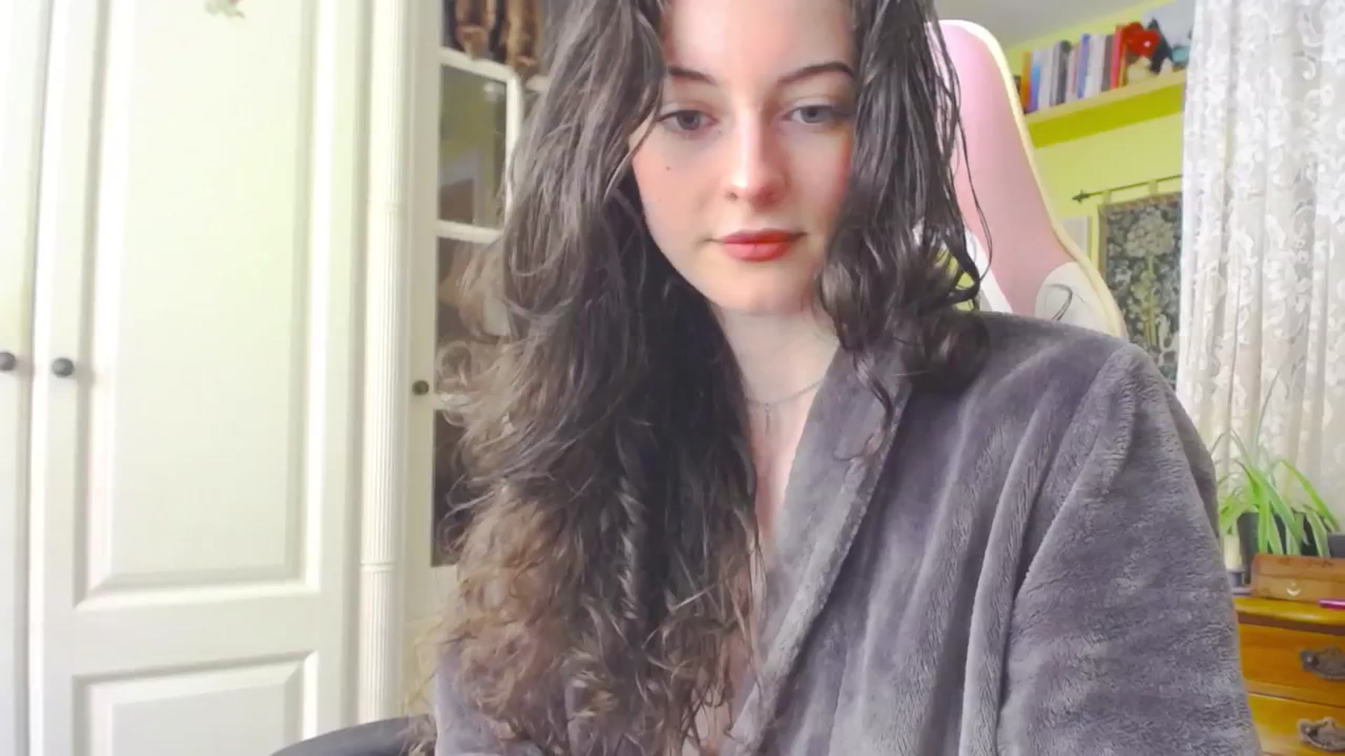 Gallery image thumbnail from viola__'s myfreecams stream on, 04/25/2024, 14:06 image 11 of 20