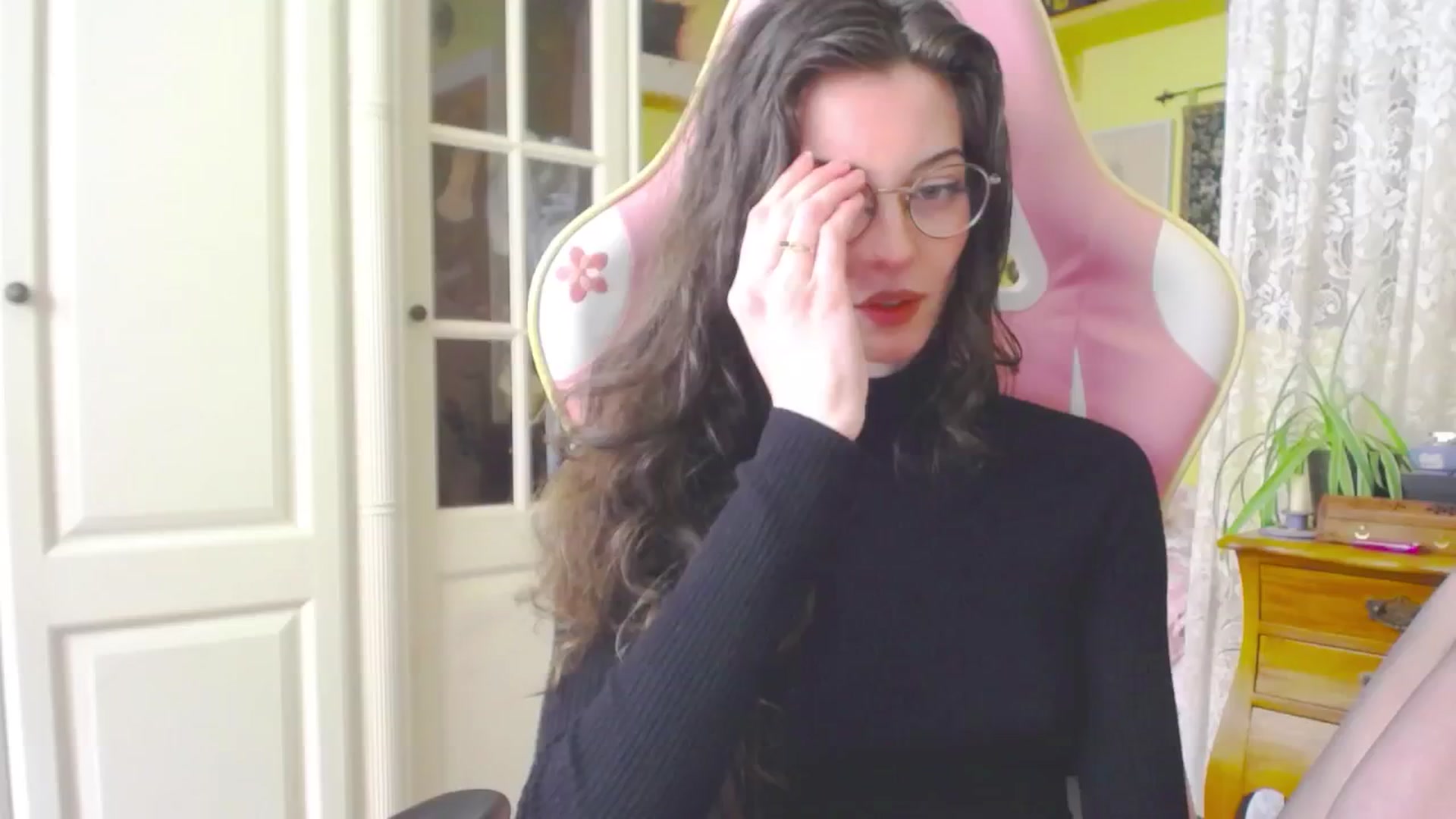 Gallery image thumbnail from viola__'s myfreecams stream on, 04/26/2024, 16:02 image 11 of 20