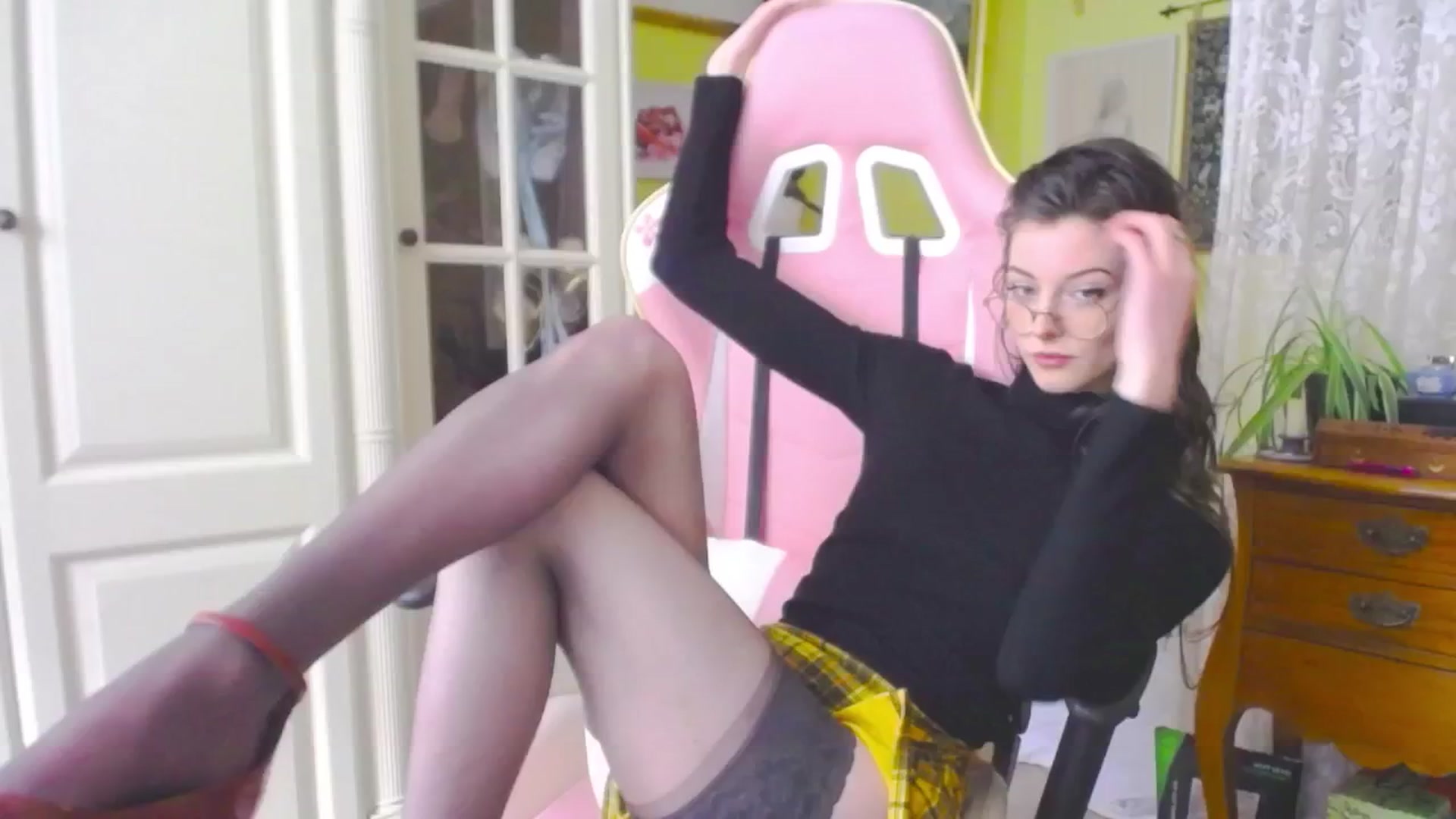 Gallery image thumbnail from viola__'s myfreecams stream on, 04/26/2024, 16:02 image 19 of 20