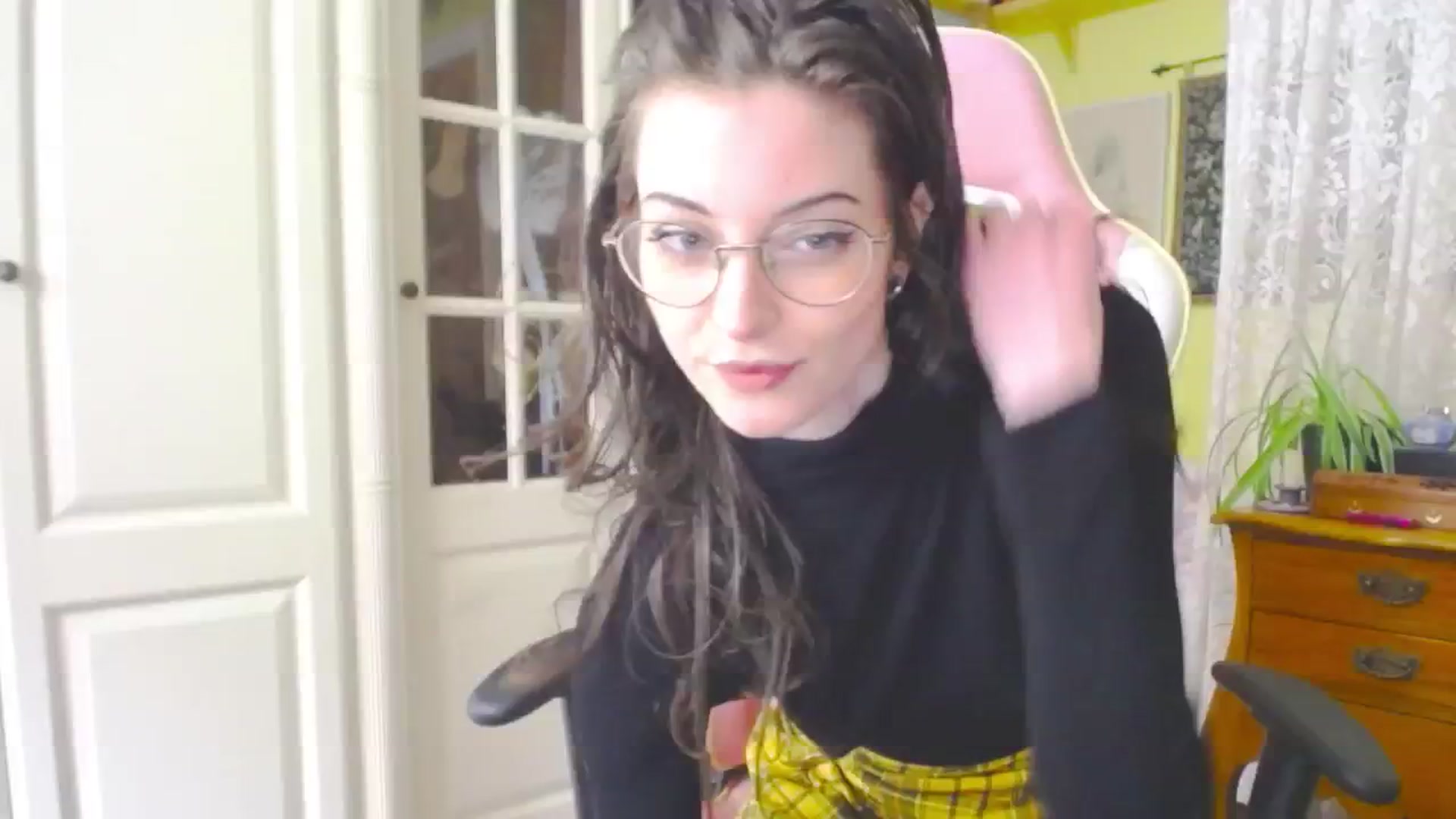 Gallery image thumbnail from viola__'s myfreecams stream on, 04/26/2024, 16:02 image 7 of 20