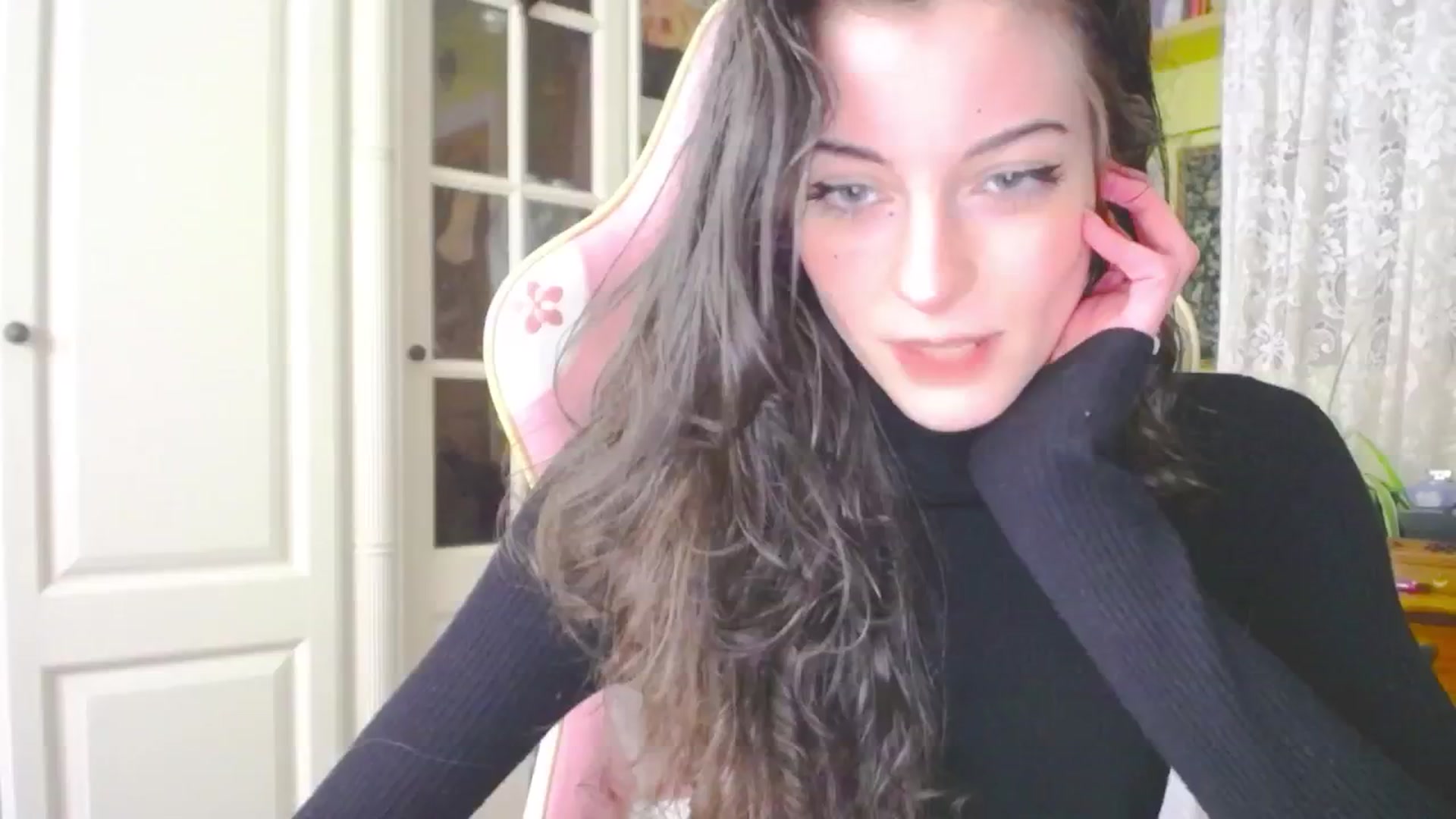 Gallery image thumbnail from viola__'s myfreecams stream on, 04/26/2024, 16:02 image 1 of 20