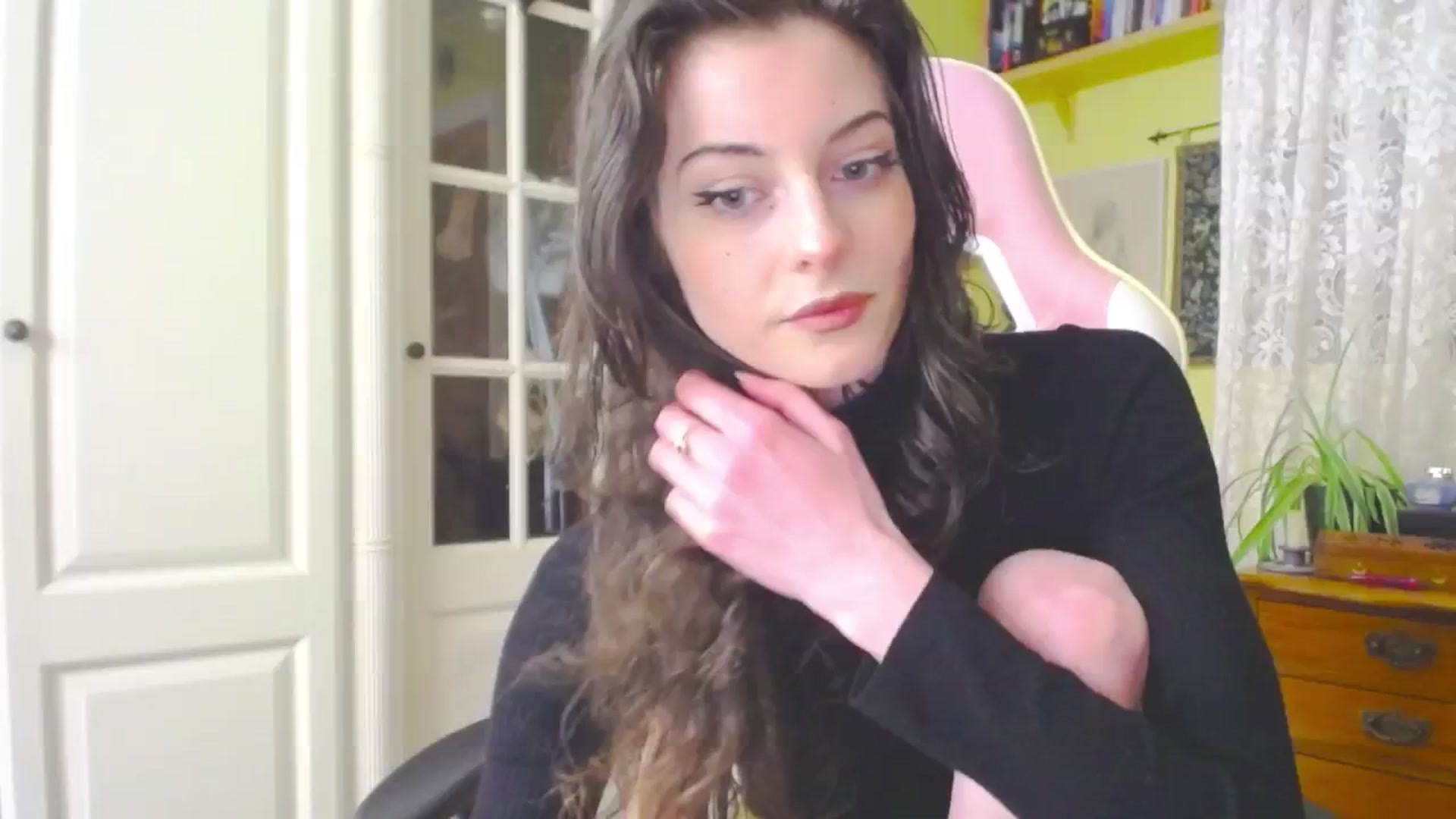 Gallery image thumbnail from viola__'s myfreecams stream on, 04/26/2024, 16:02 image 3 of 20
