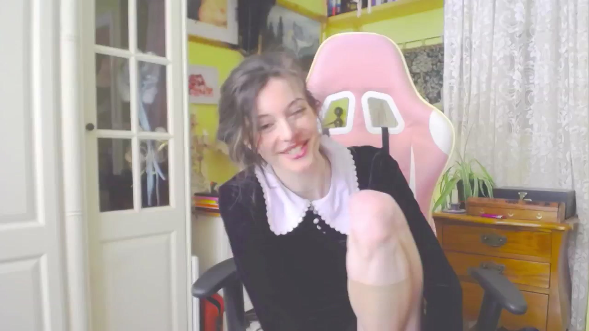 Gallery image thumbnail from viola__'s myfreecams stream on, 05/02/2024, 15:04 image 8 of 20