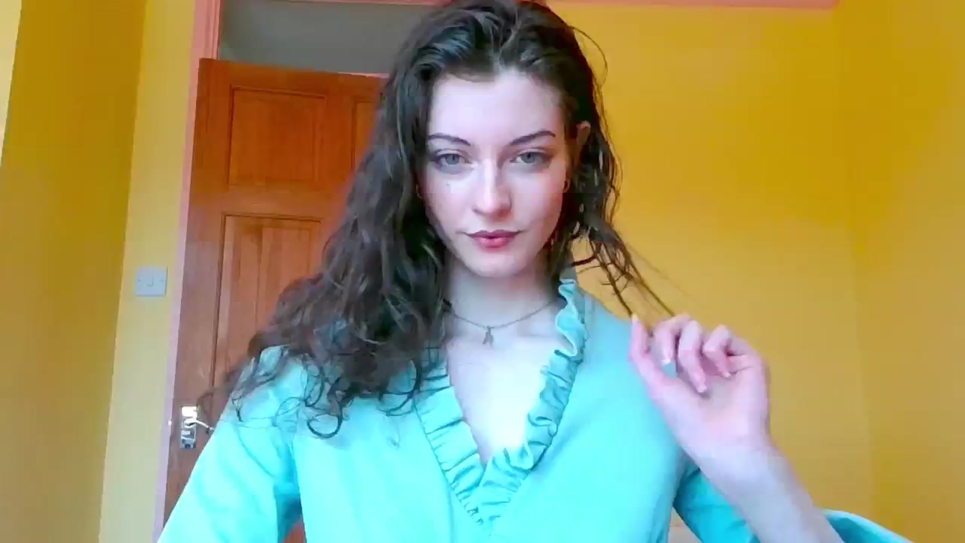 Gallery image thumbnail from viola__'s myfreecams stream on, 05/07/2024, 15:13 image 1 of 20