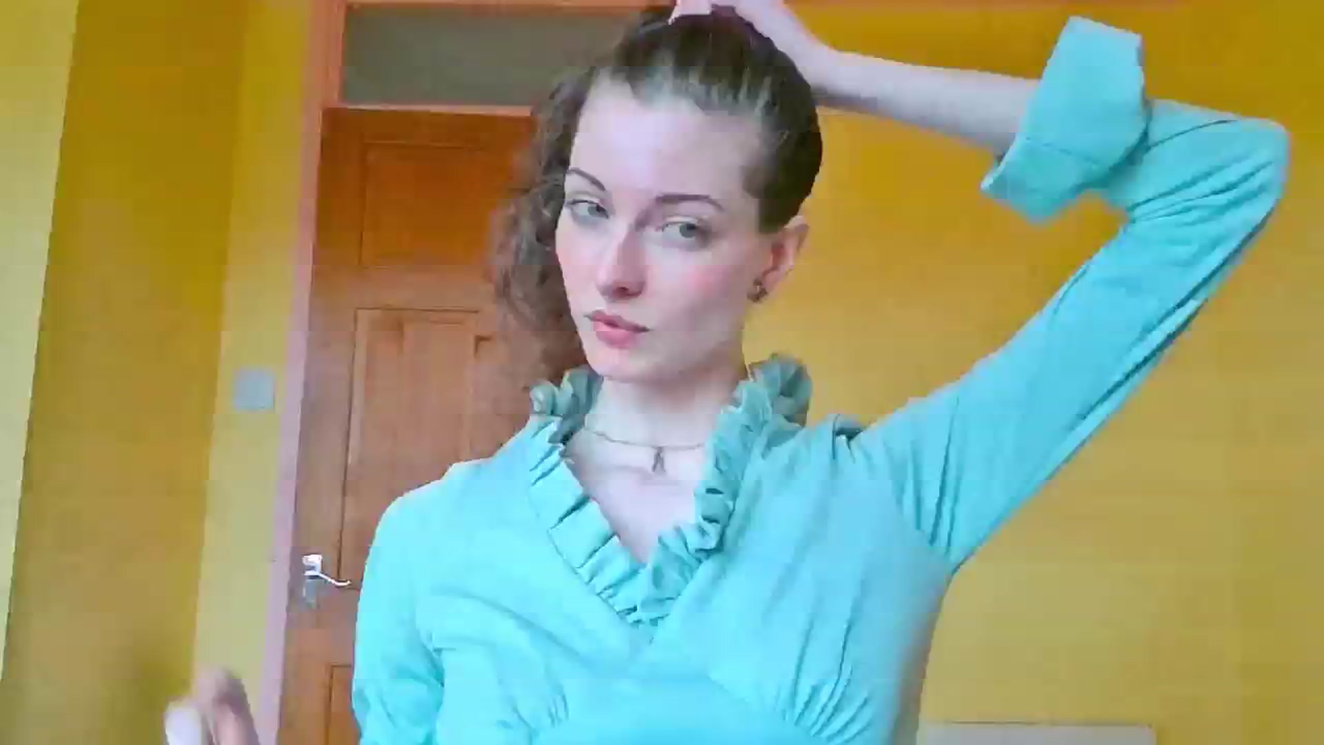 Gallery image thumbnail from viola__'s myfreecams stream on, 05/07/2024, 15:13 image 13 of 20