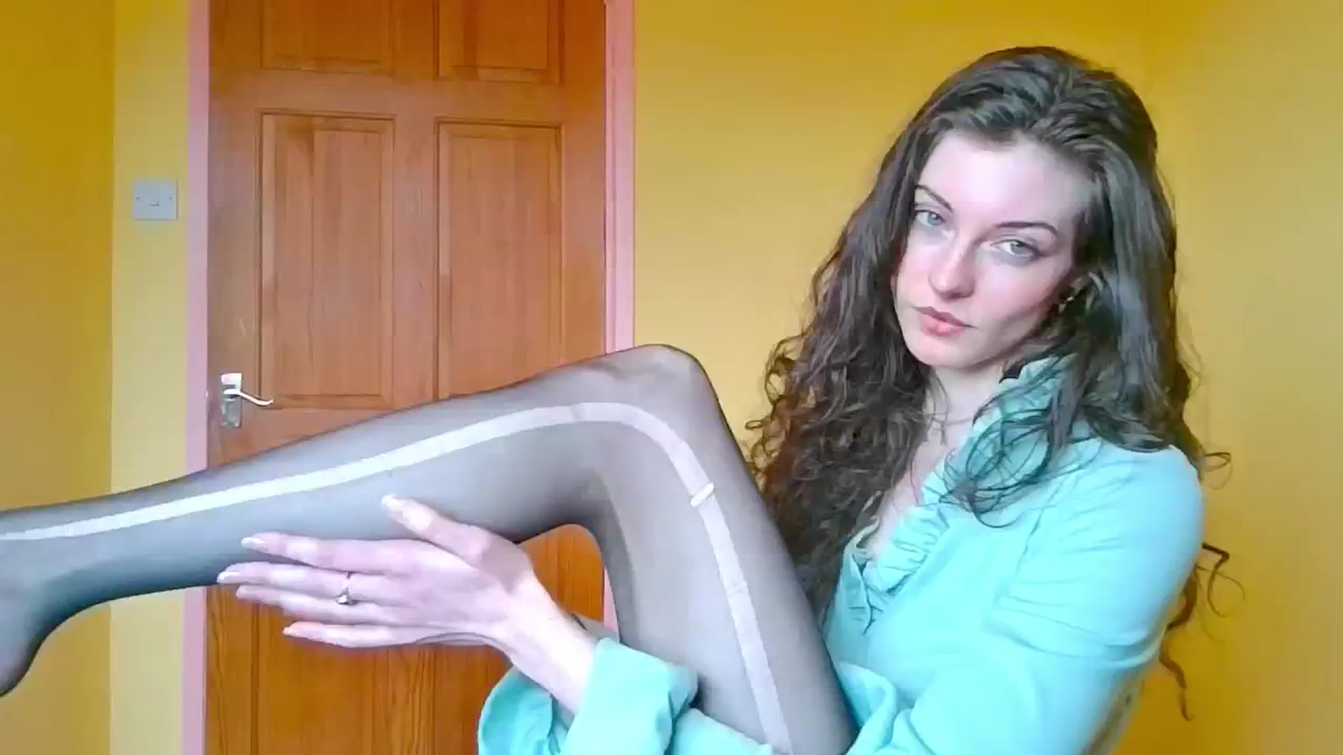 Gallery image thumbnail from viola__'s myfreecams stream on, 05/07/2024, 16:17 image 19 of 20